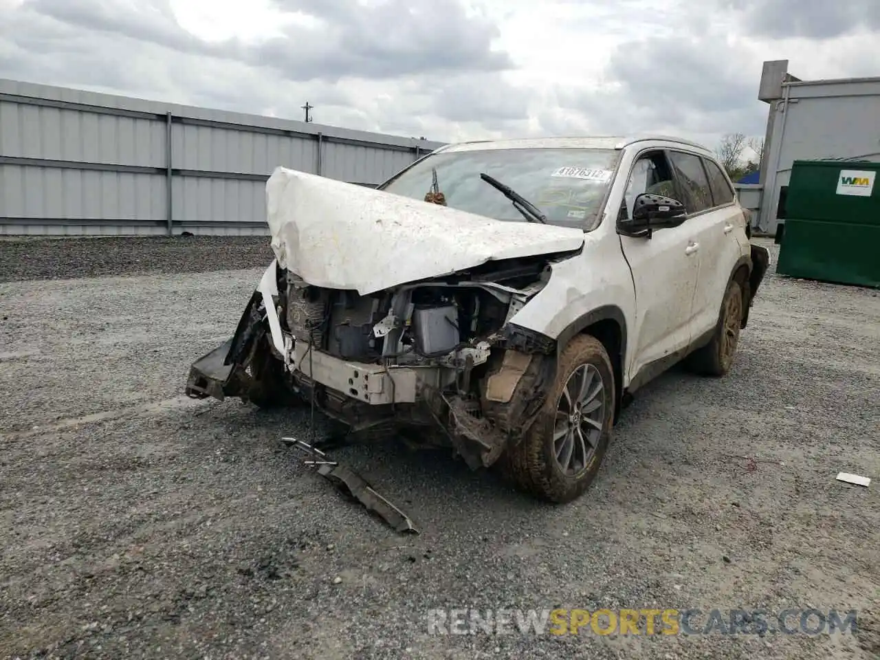 2 Photograph of a damaged car 5TDJZRFH4KS715682 TOYOTA HIGHLANDER 2019