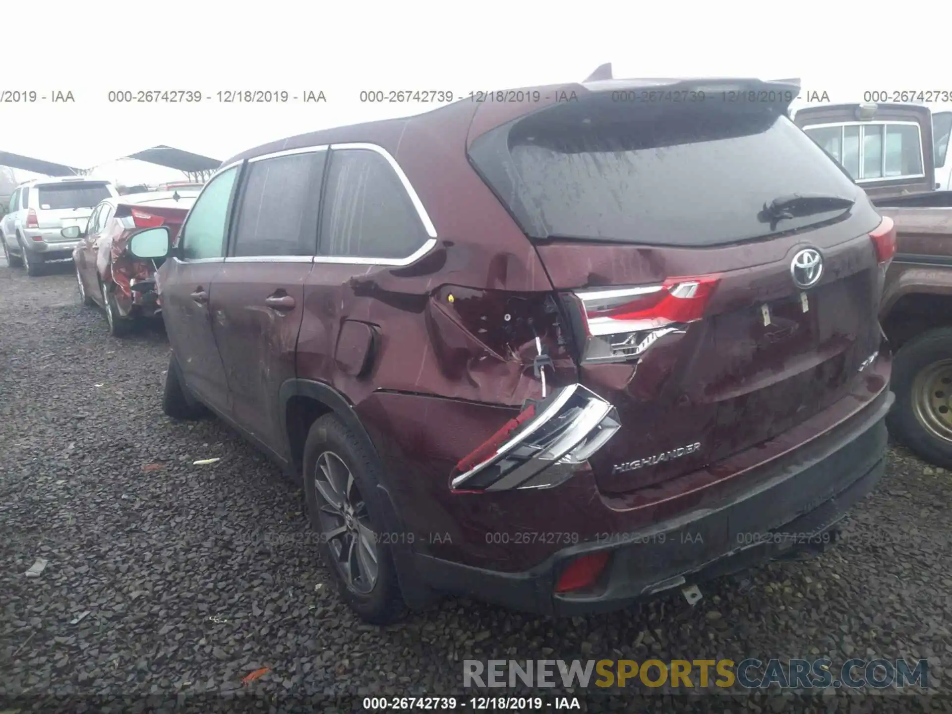 3 Photograph of a damaged car 5TDJZRFH4KS715908 TOYOTA HIGHLANDER 2019