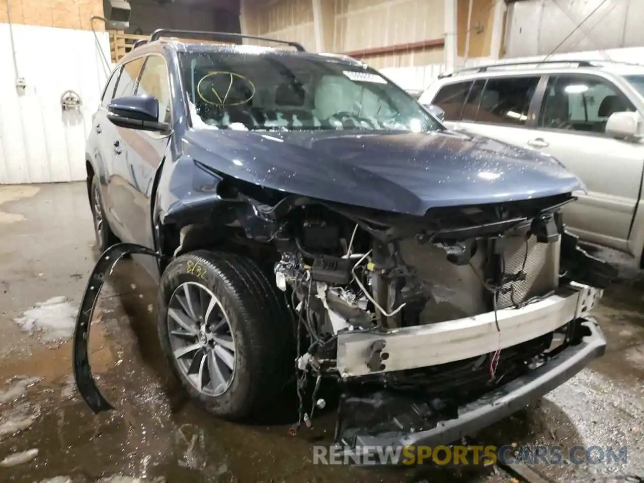 1 Photograph of a damaged car 5TDJZRFH4KS722874 TOYOTA HIGHLANDER 2019