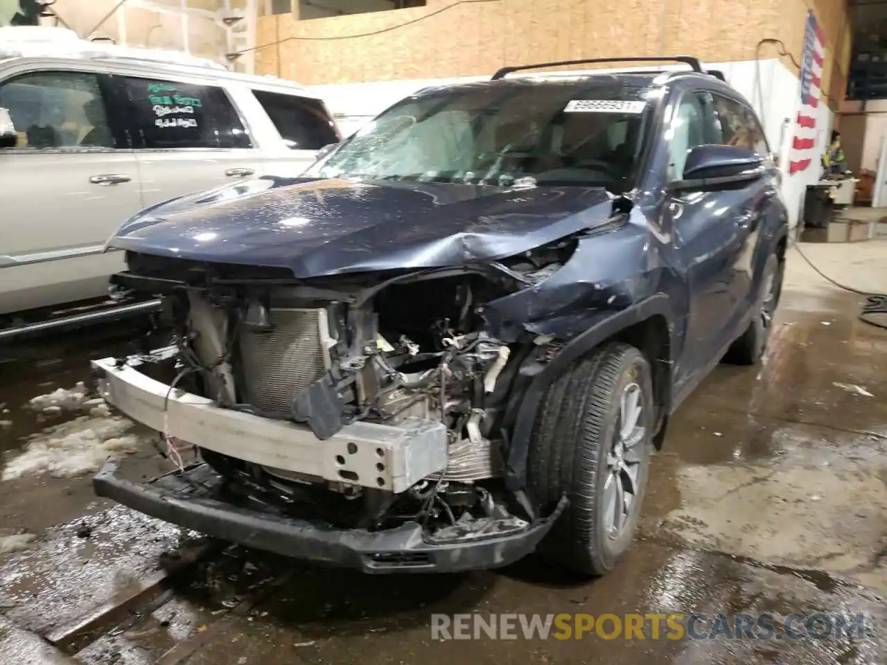 2 Photograph of a damaged car 5TDJZRFH4KS722874 TOYOTA HIGHLANDER 2019