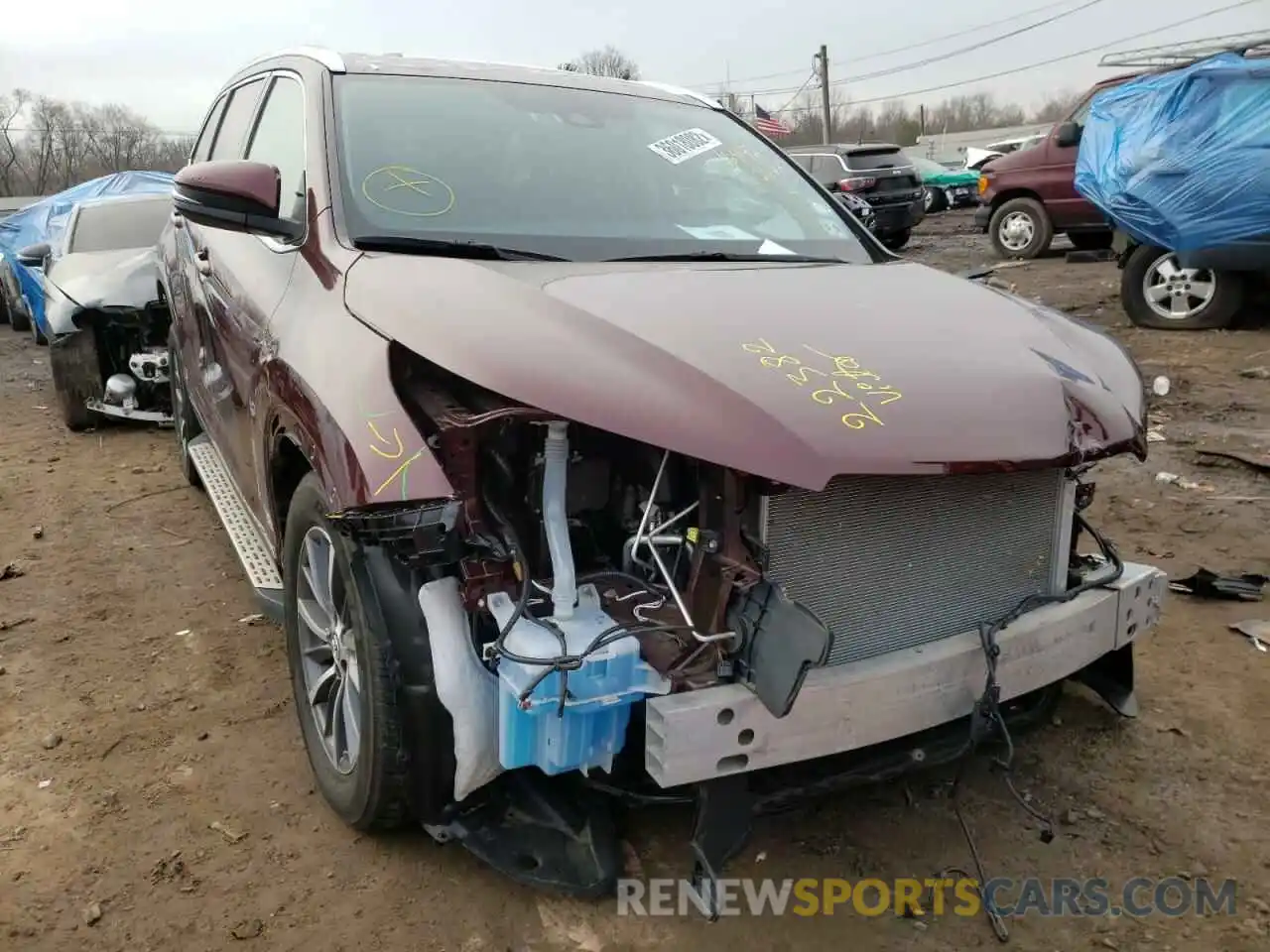 1 Photograph of a damaged car 5TDJZRFH4KS729081 TOYOTA HIGHLANDER 2019