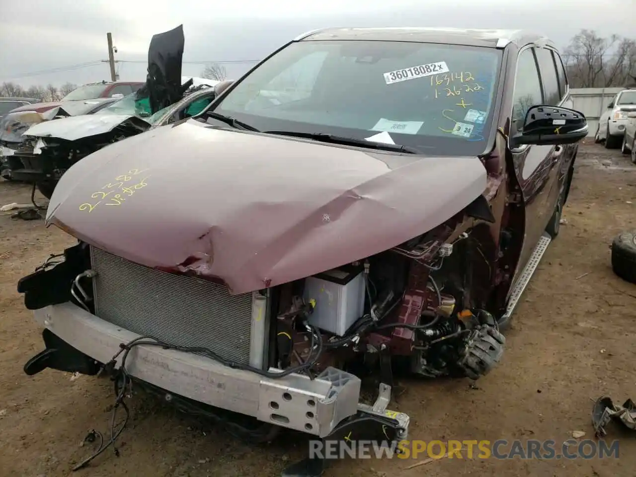 9 Photograph of a damaged car 5TDJZRFH4KS729081 TOYOTA HIGHLANDER 2019