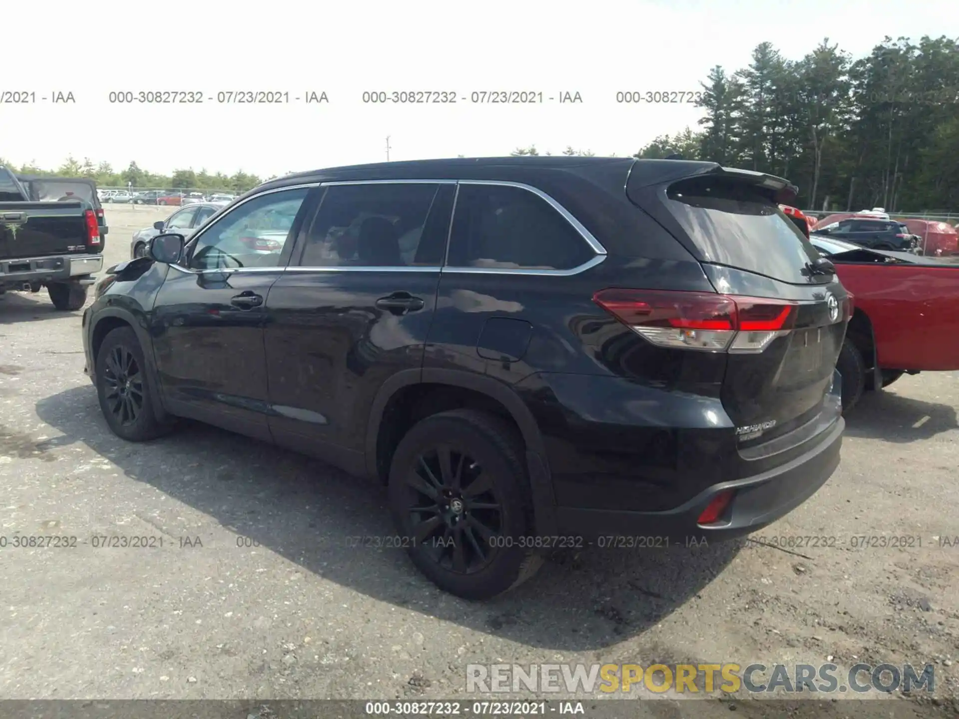 3 Photograph of a damaged car 5TDJZRFH4KS731168 TOYOTA HIGHLANDER 2019