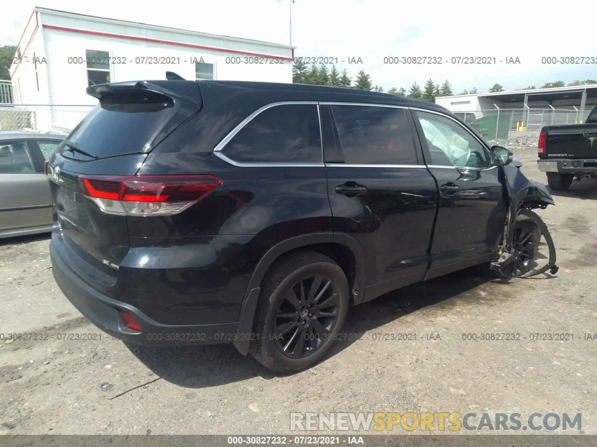 4 Photograph of a damaged car 5TDJZRFH4KS731168 TOYOTA HIGHLANDER 2019