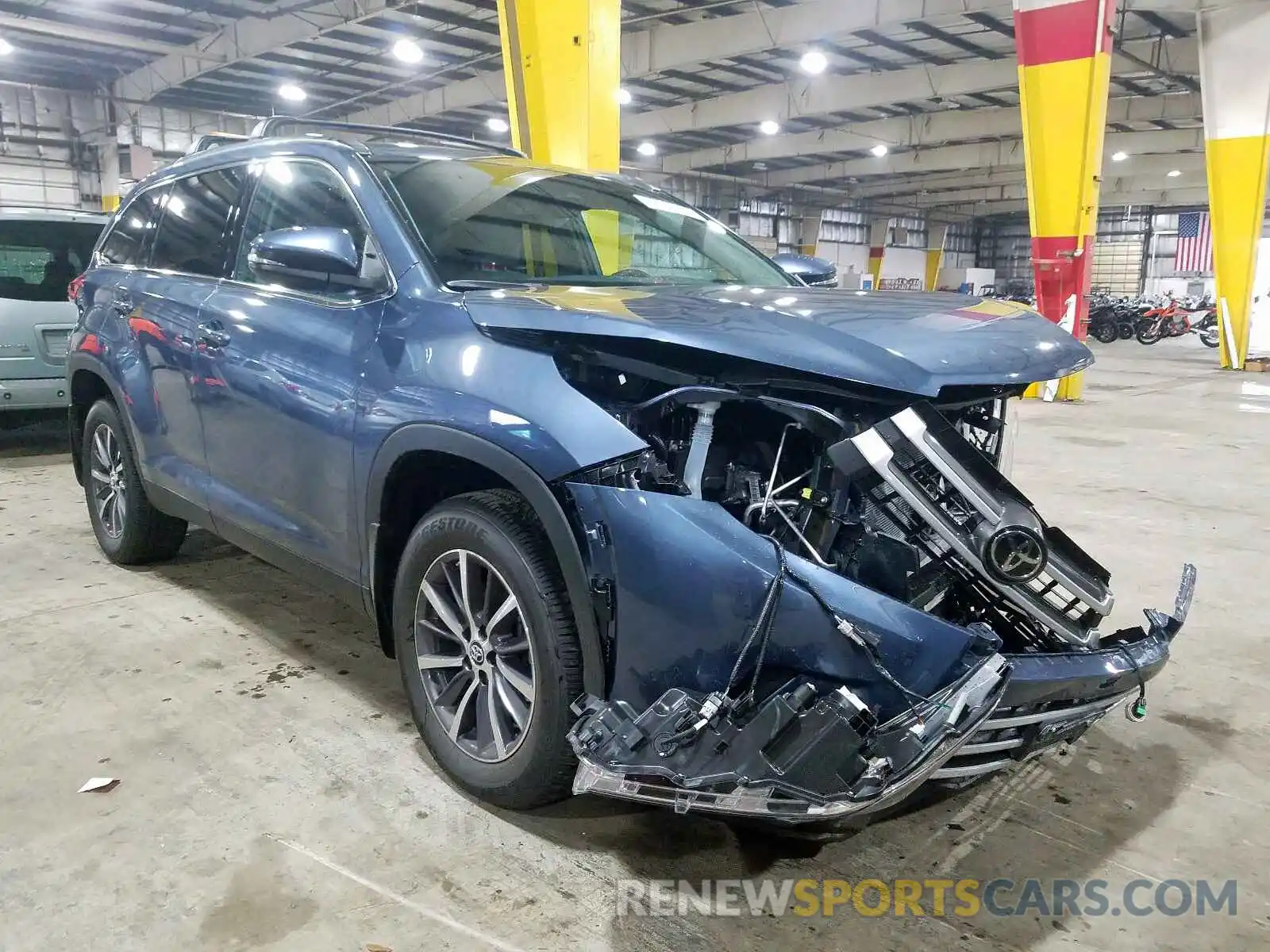 1 Photograph of a damaged car 5TDJZRFH4KS731719 TOYOTA HIGHLANDER 2019