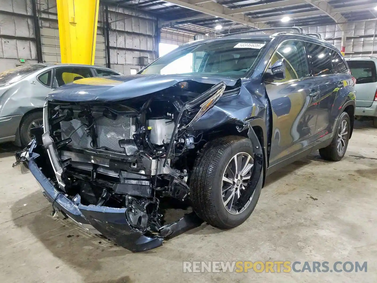 2 Photograph of a damaged car 5TDJZRFH4KS731719 TOYOTA HIGHLANDER 2019