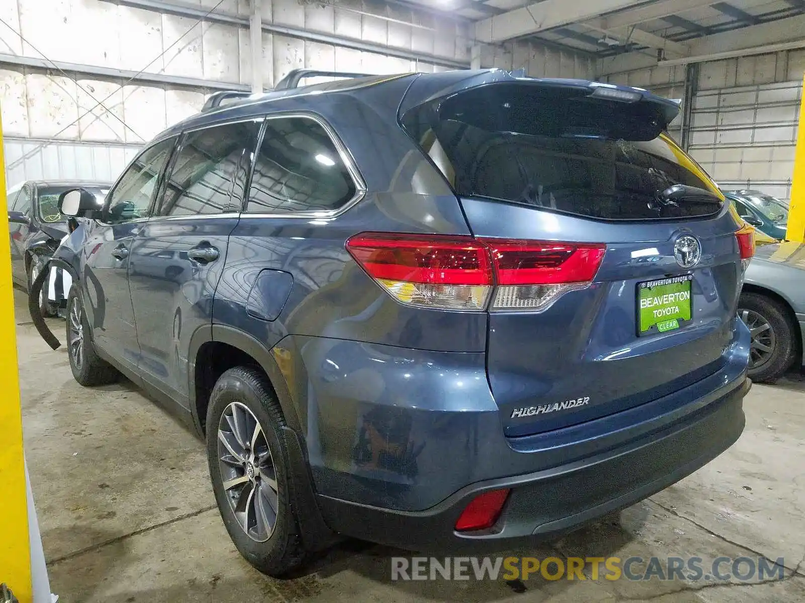 3 Photograph of a damaged car 5TDJZRFH4KS731719 TOYOTA HIGHLANDER 2019