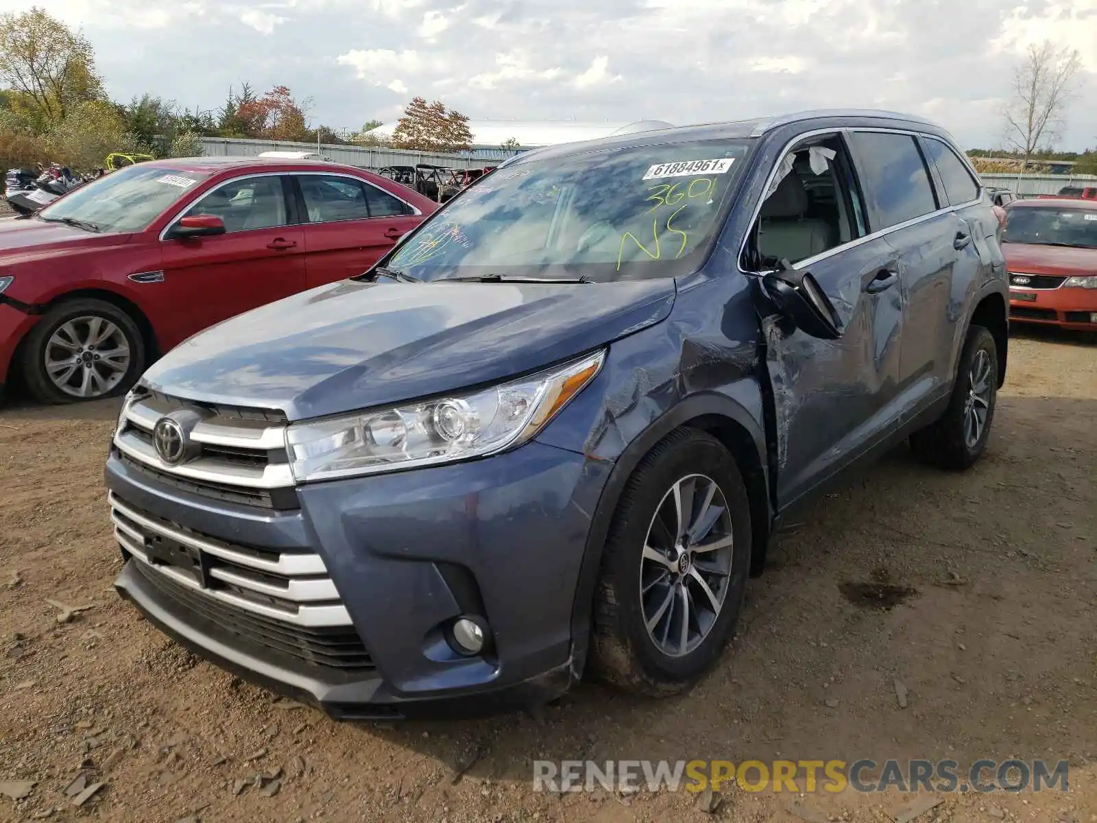 2 Photograph of a damaged car 5TDJZRFH4KS735494 TOYOTA HIGHLANDER 2019