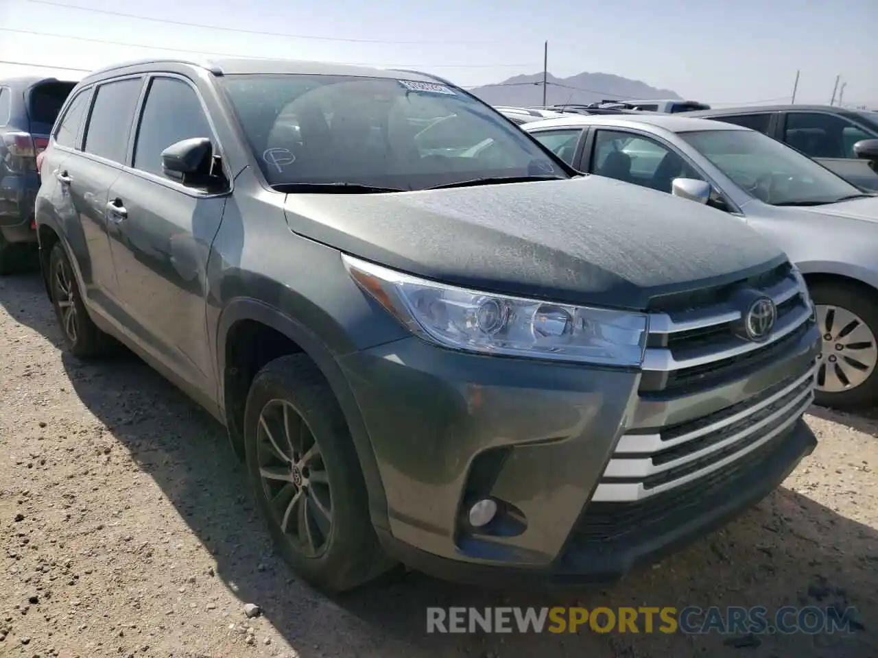 1 Photograph of a damaged car 5TDJZRFH4KS945416 TOYOTA HIGHLANDER 2019