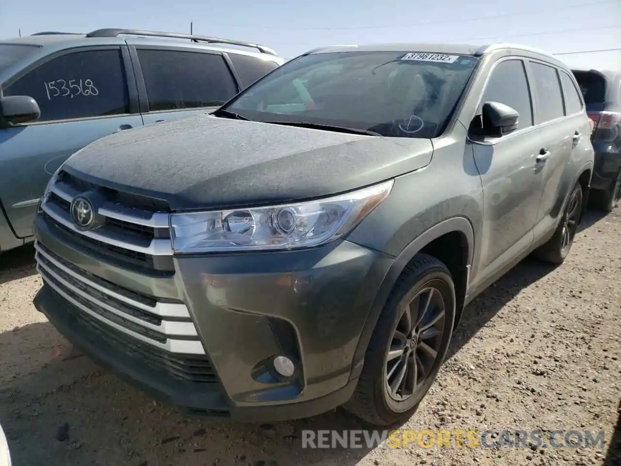 2 Photograph of a damaged car 5TDJZRFH4KS945416 TOYOTA HIGHLANDER 2019