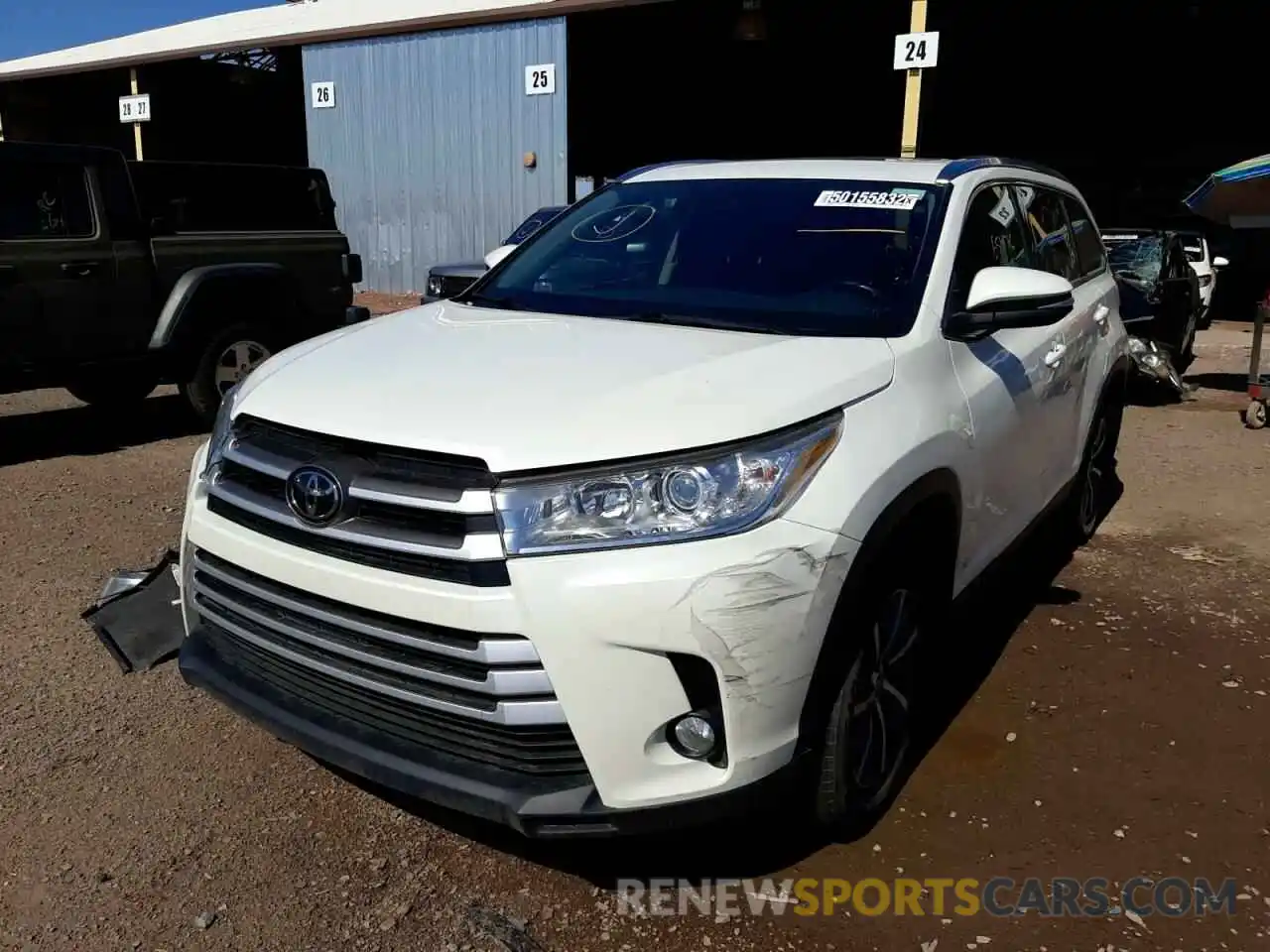 2 Photograph of a damaged car 5TDJZRFH4KS946551 TOYOTA HIGHLANDER 2019