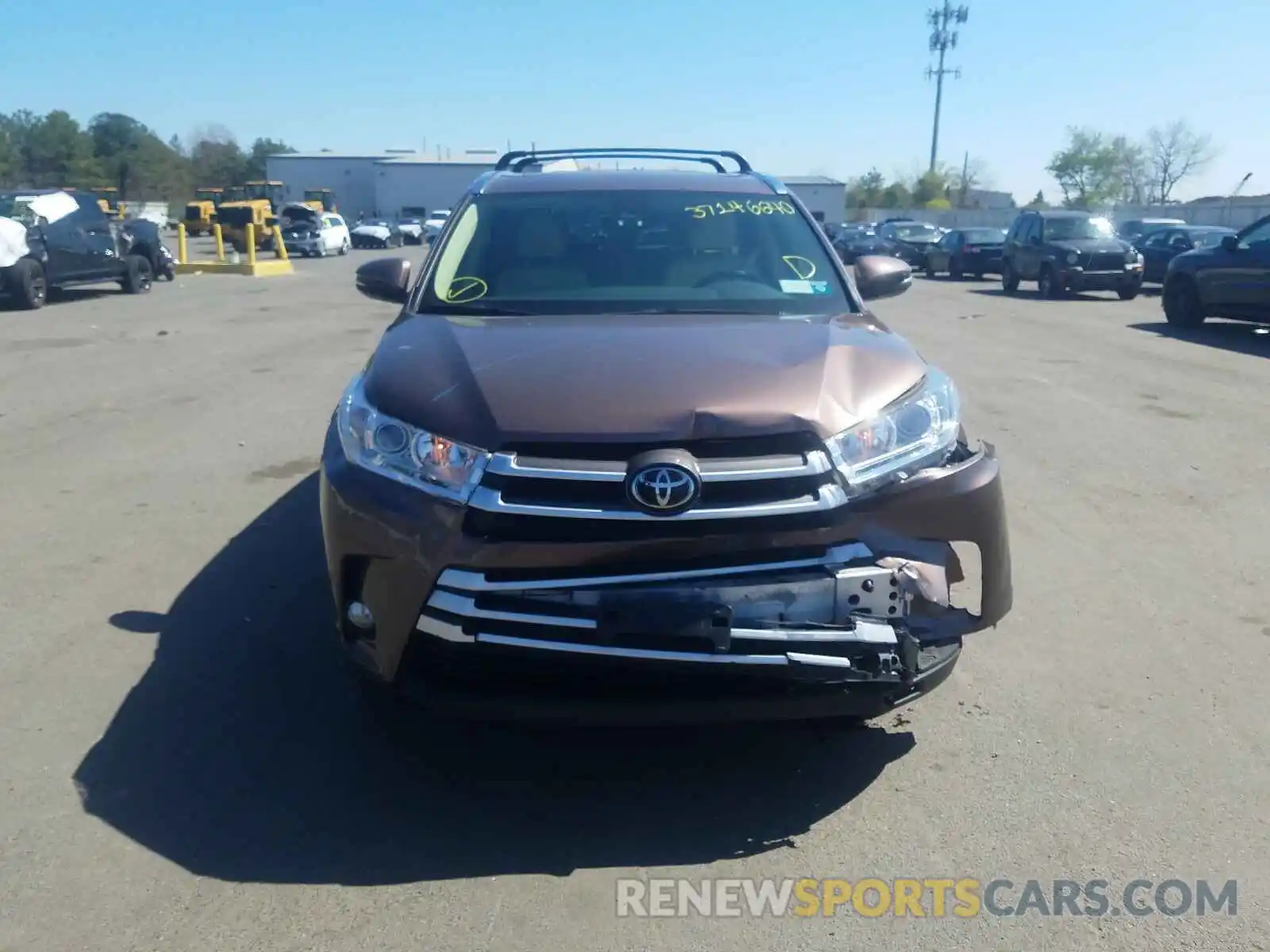 9 Photograph of a damaged car 5TDJZRFH4KS950079 TOYOTA HIGHLANDER 2019