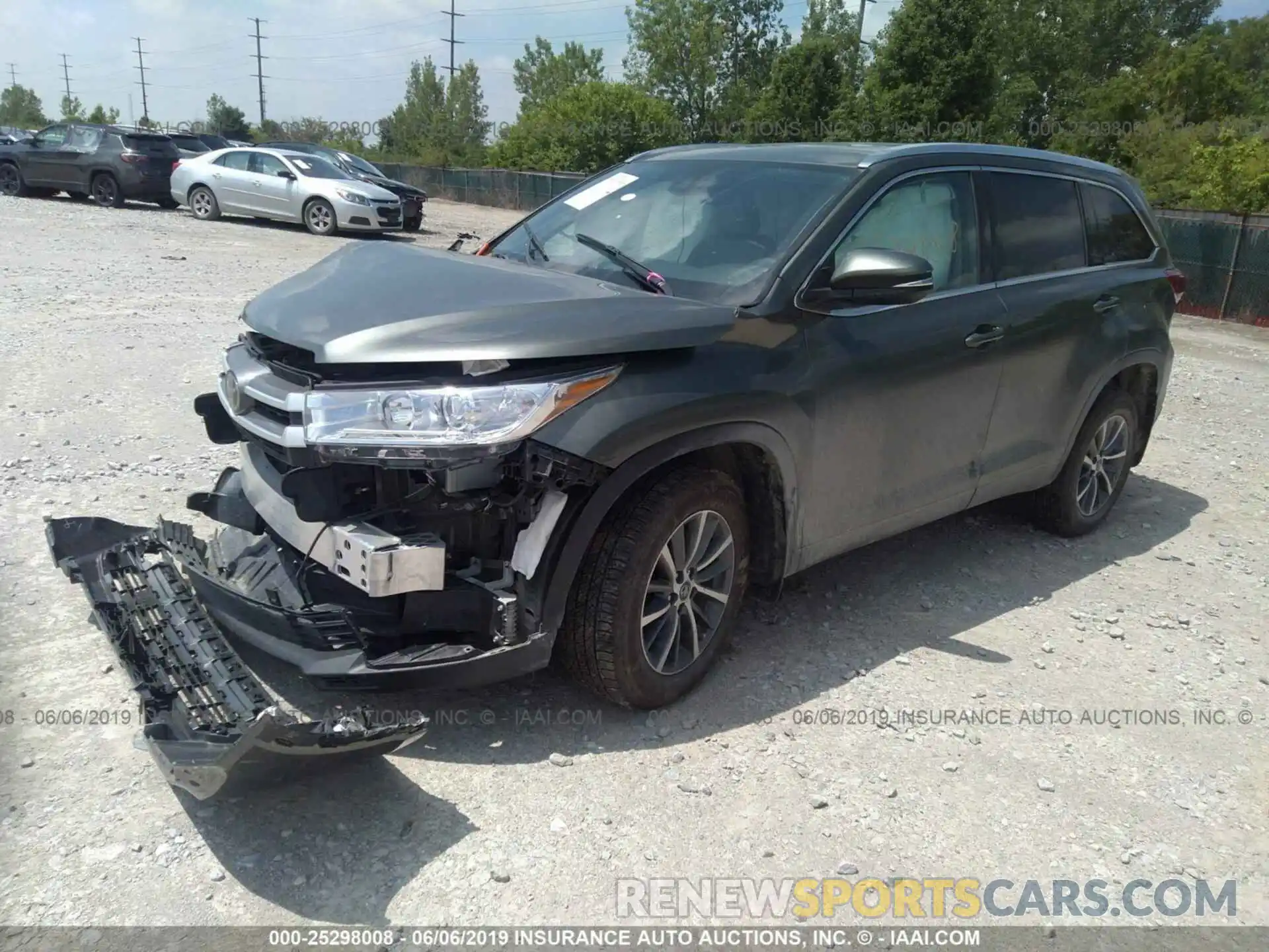 2 Photograph of a damaged car 5TDJZRFH4KS954889 TOYOTA HIGHLANDER 2019