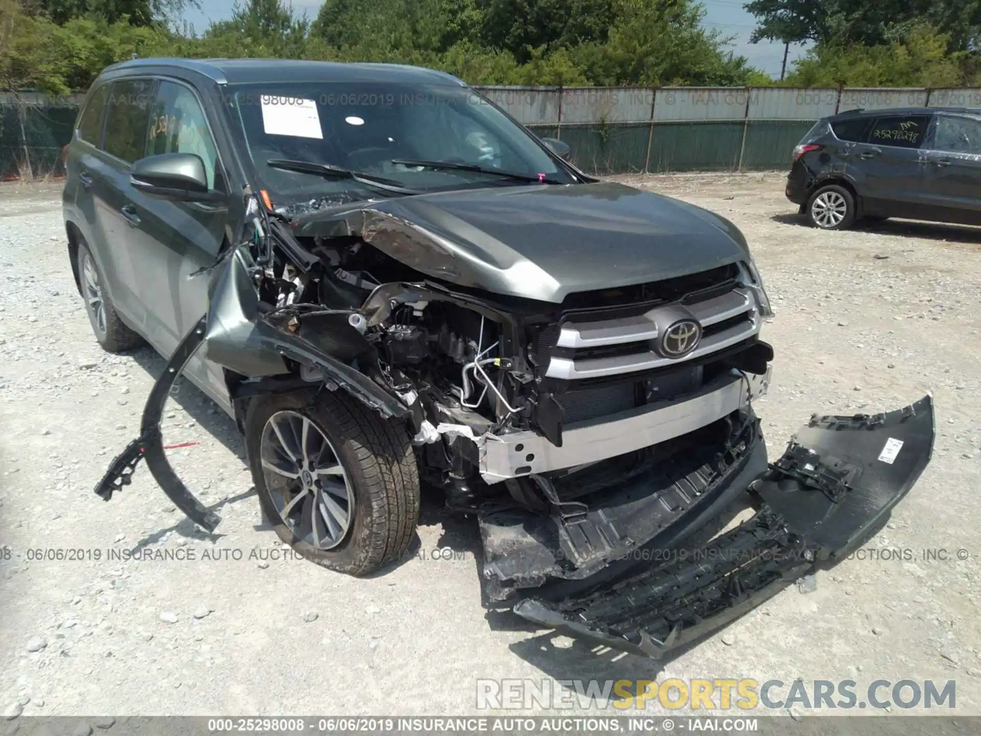 6 Photograph of a damaged car 5TDJZRFH4KS954889 TOYOTA HIGHLANDER 2019