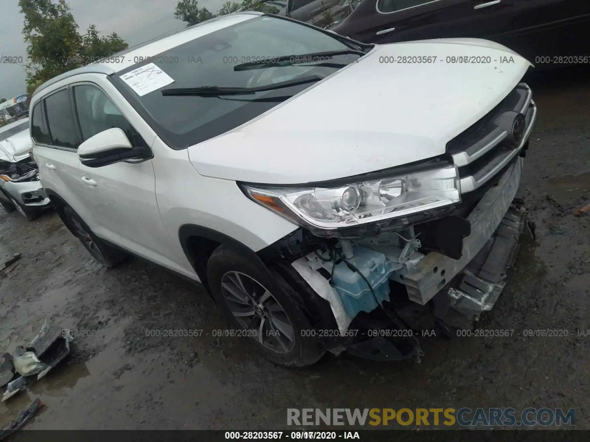 11 Photograph of a damaged car 5TDJZRFH4KS958733 TOYOTA HIGHLANDER 2019