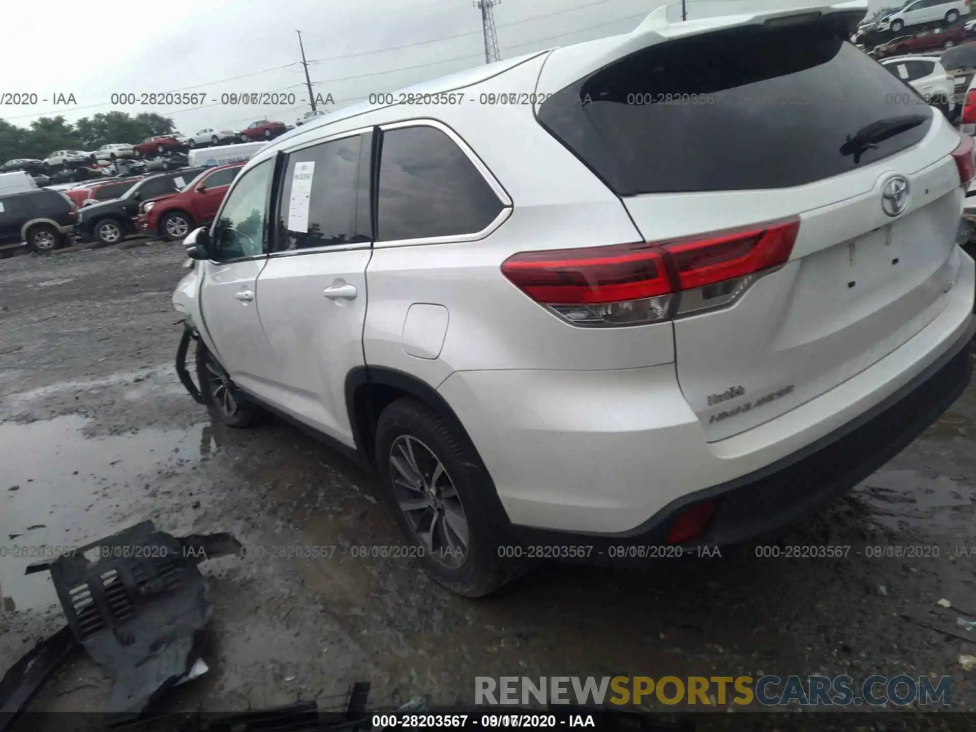 13 Photograph of a damaged car 5TDJZRFH4KS958733 TOYOTA HIGHLANDER 2019