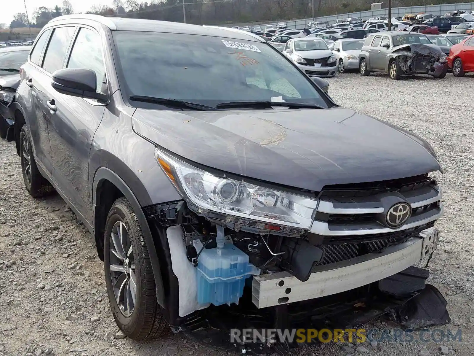 1 Photograph of a damaged car 5TDJZRFH4KS960188 TOYOTA HIGHLANDER 2019