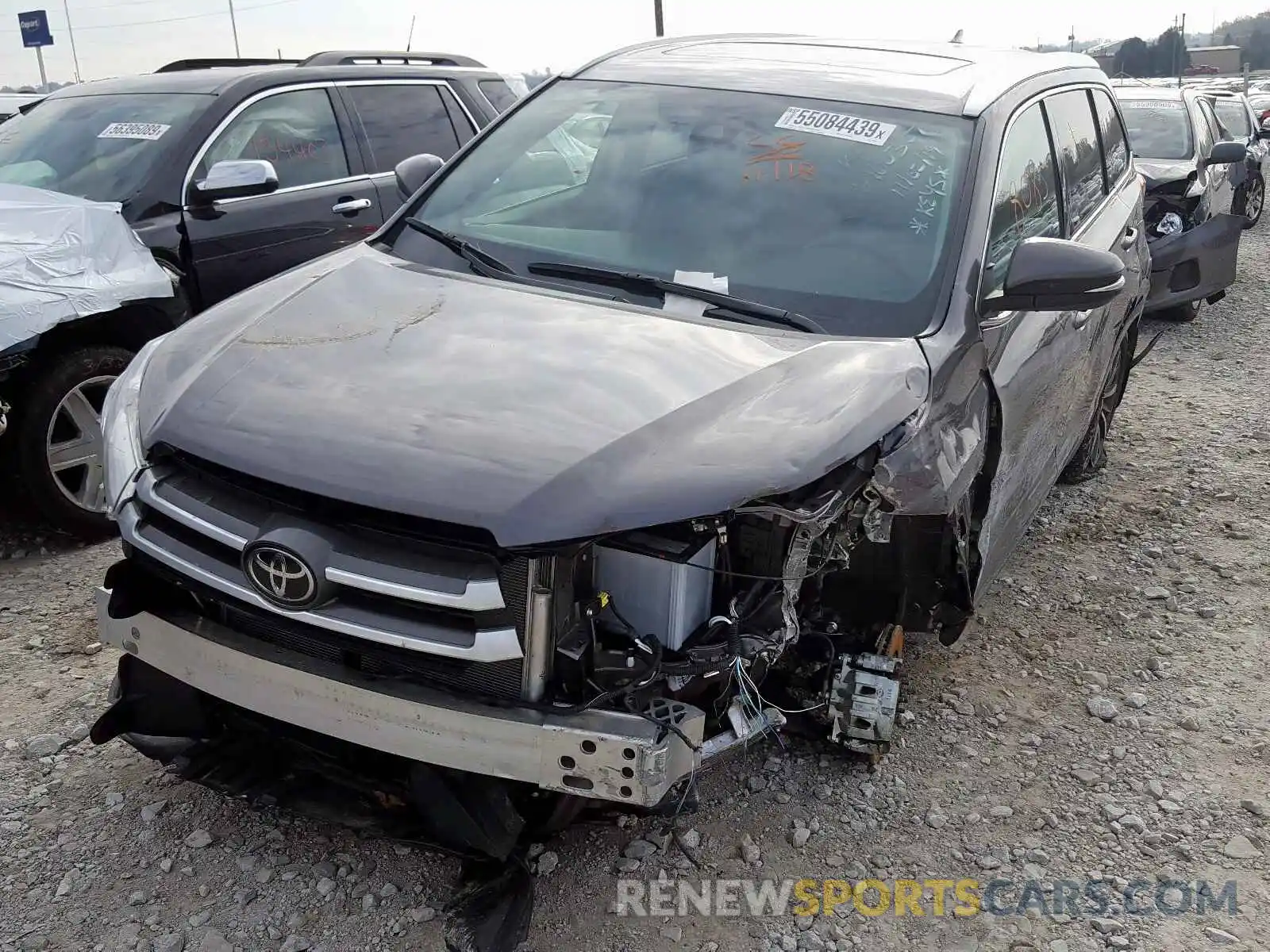 2 Photograph of a damaged car 5TDJZRFH4KS960188 TOYOTA HIGHLANDER 2019