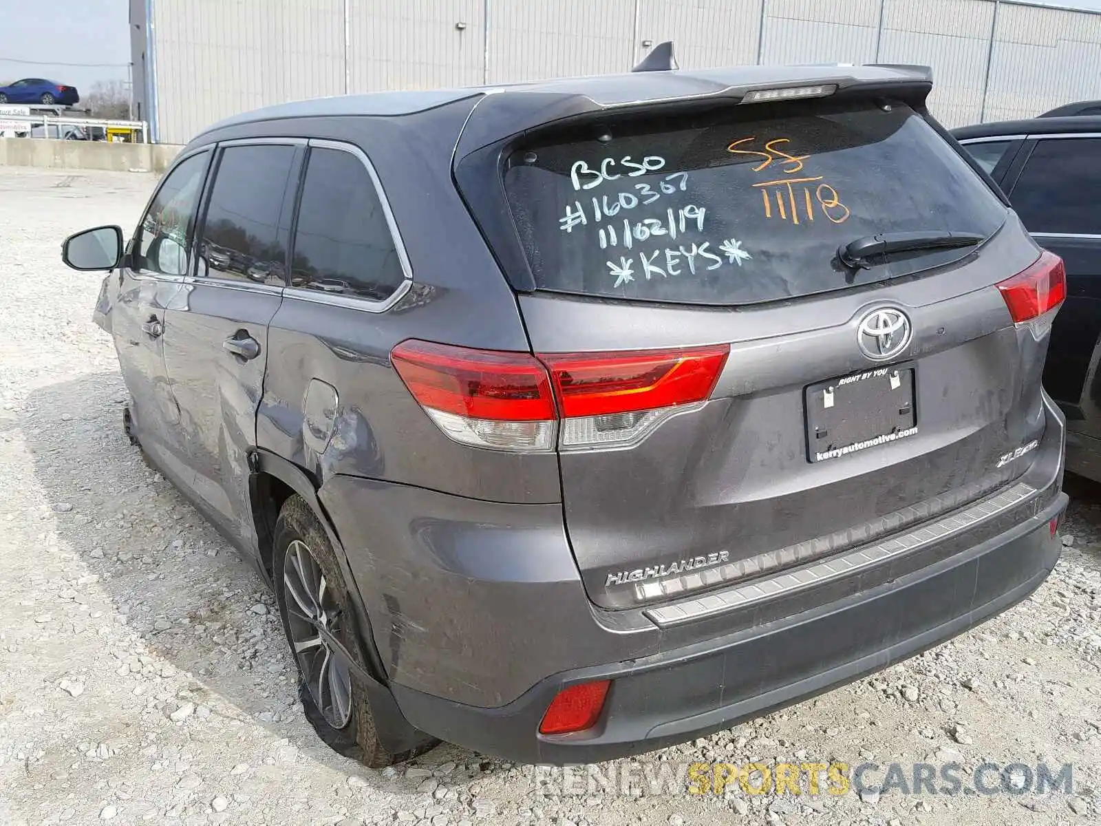 3 Photograph of a damaged car 5TDJZRFH4KS960188 TOYOTA HIGHLANDER 2019