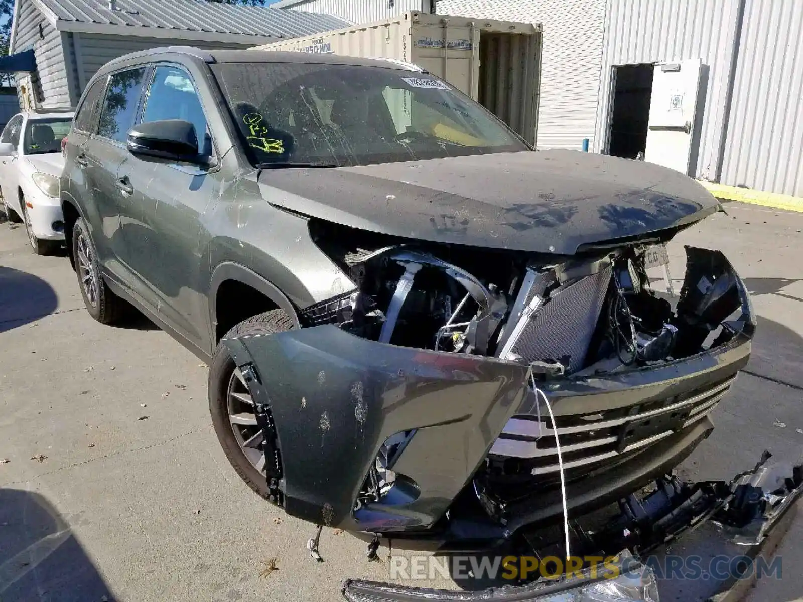 1 Photograph of a damaged car 5TDJZRFH4KS967755 TOYOTA HIGHLANDER 2019