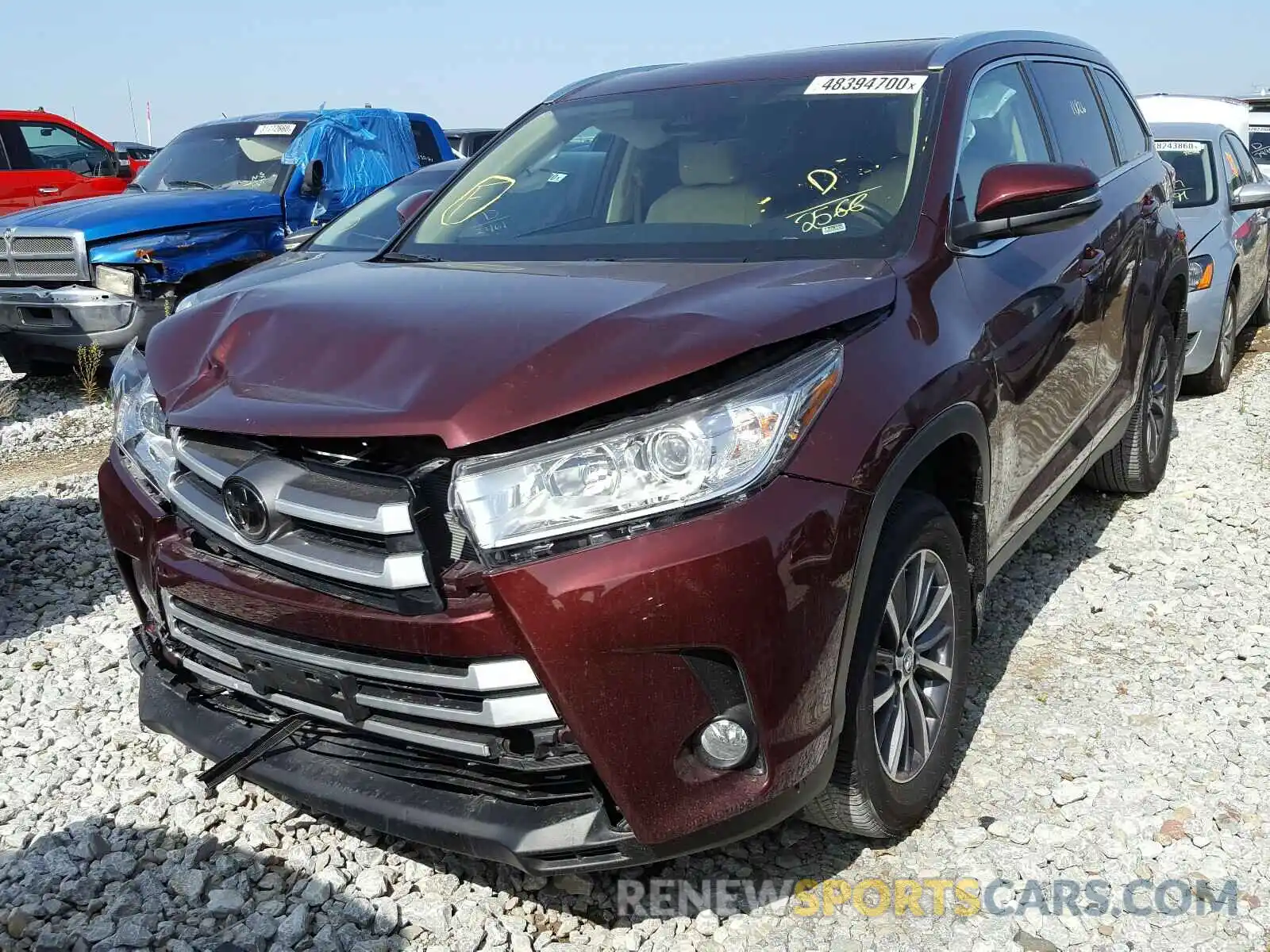 2 Photograph of a damaged car 5TDJZRFH4KS972566 TOYOTA HIGHLANDER 2019