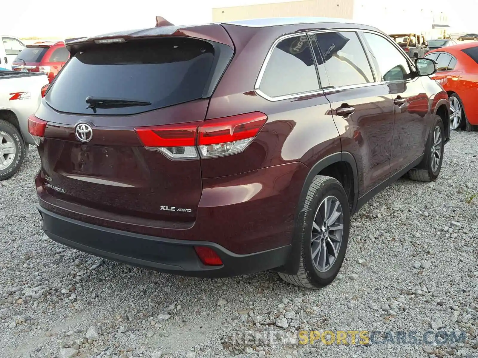 4 Фотография поврежденного автомобиля 5TDJZRFH4KS972566 TOYOTA HIGHLANDER 2019