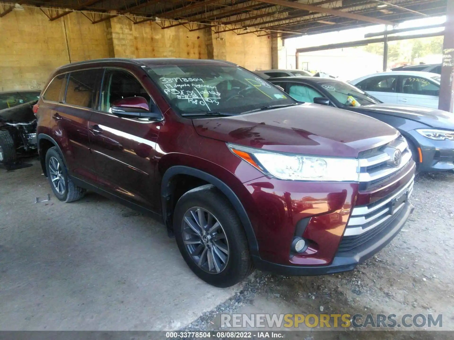 1 Фотография поврежденного автомобиля 5TDJZRFH4KS978951 TOYOTA HIGHLANDER 2019