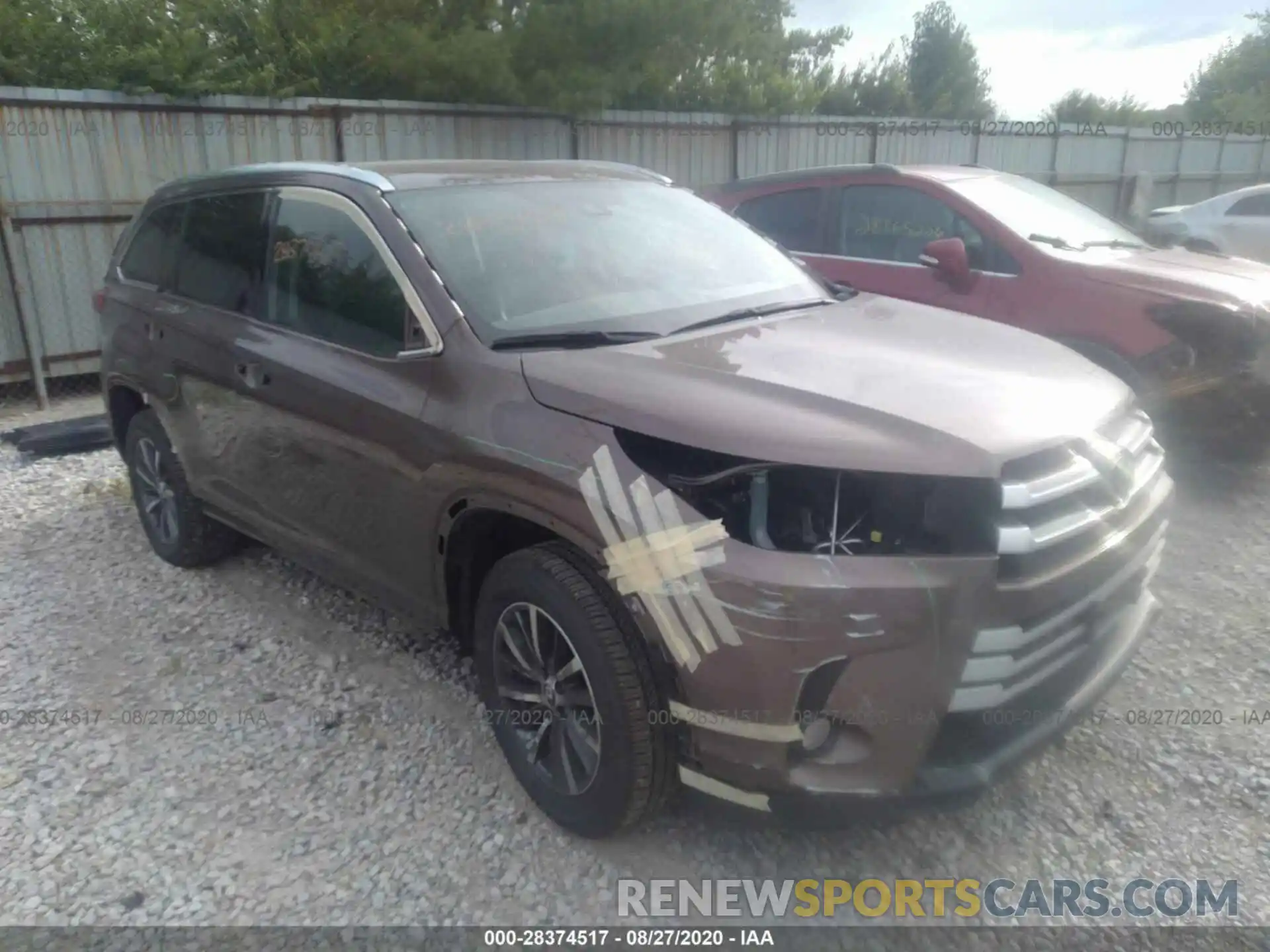 1 Photograph of a damaged car 5TDJZRFH4KS988055 TOYOTA HIGHLANDER 2019