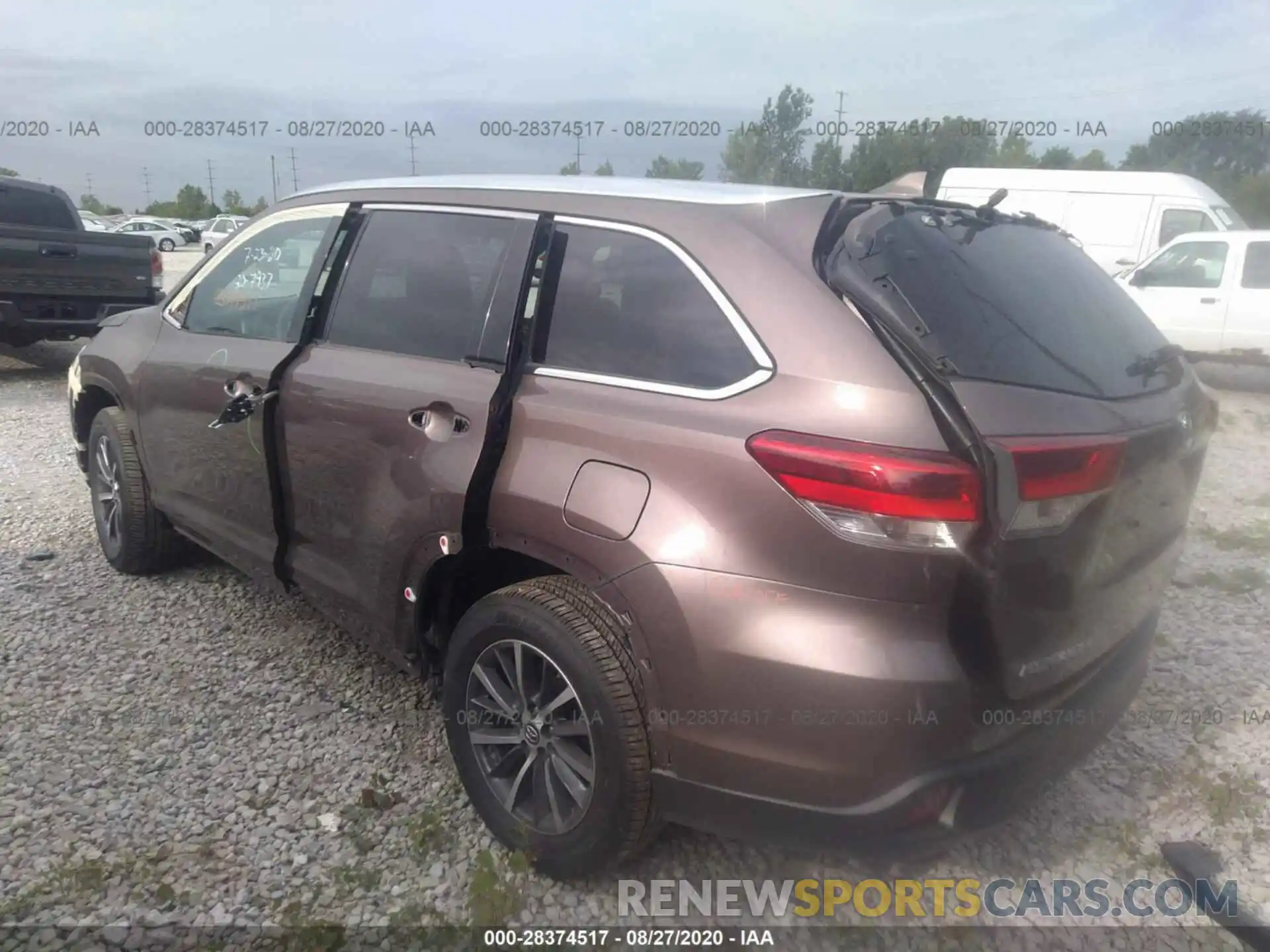 3 Photograph of a damaged car 5TDJZRFH4KS988055 TOYOTA HIGHLANDER 2019