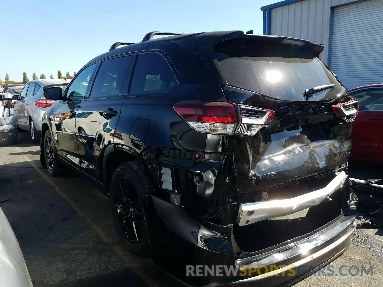 3 Photograph of a damaged car 5TDJZRFH4KS990601 TOYOTA HIGHLANDER 2019