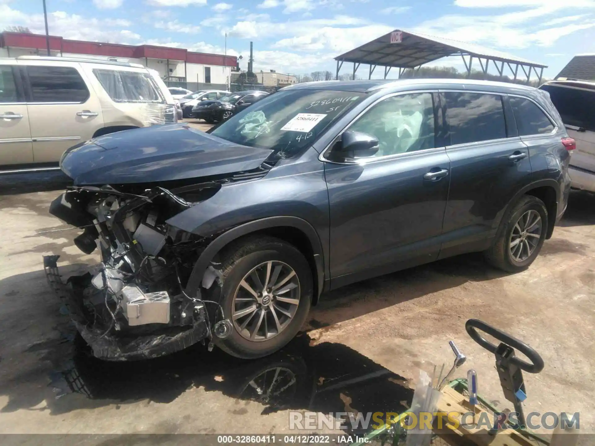 2 Photograph of a damaged car 5TDJZRFH4KS990985 TOYOTA HIGHLANDER 2019