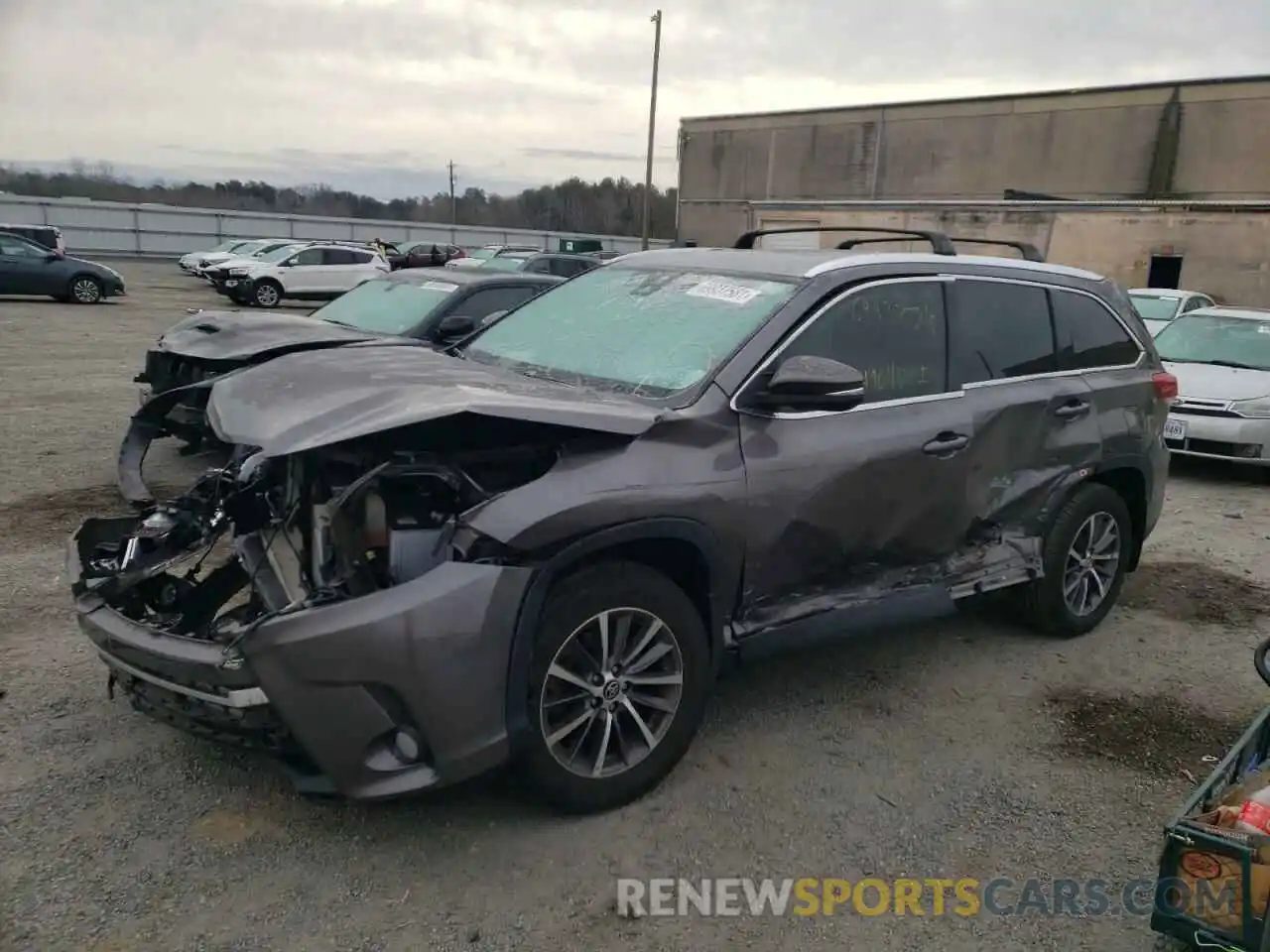 2 Photograph of a damaged car 5TDJZRFH5KS563959 TOYOTA HIGHLANDER 2019