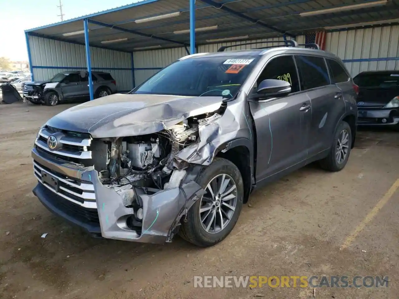 2 Photograph of a damaged car 5TDJZRFH5KS564271 TOYOTA HIGHLANDER 2019