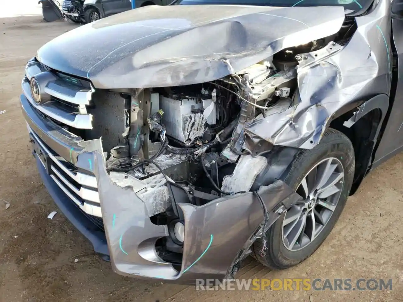 9 Photograph of a damaged car 5TDJZRFH5KS564271 TOYOTA HIGHLANDER 2019