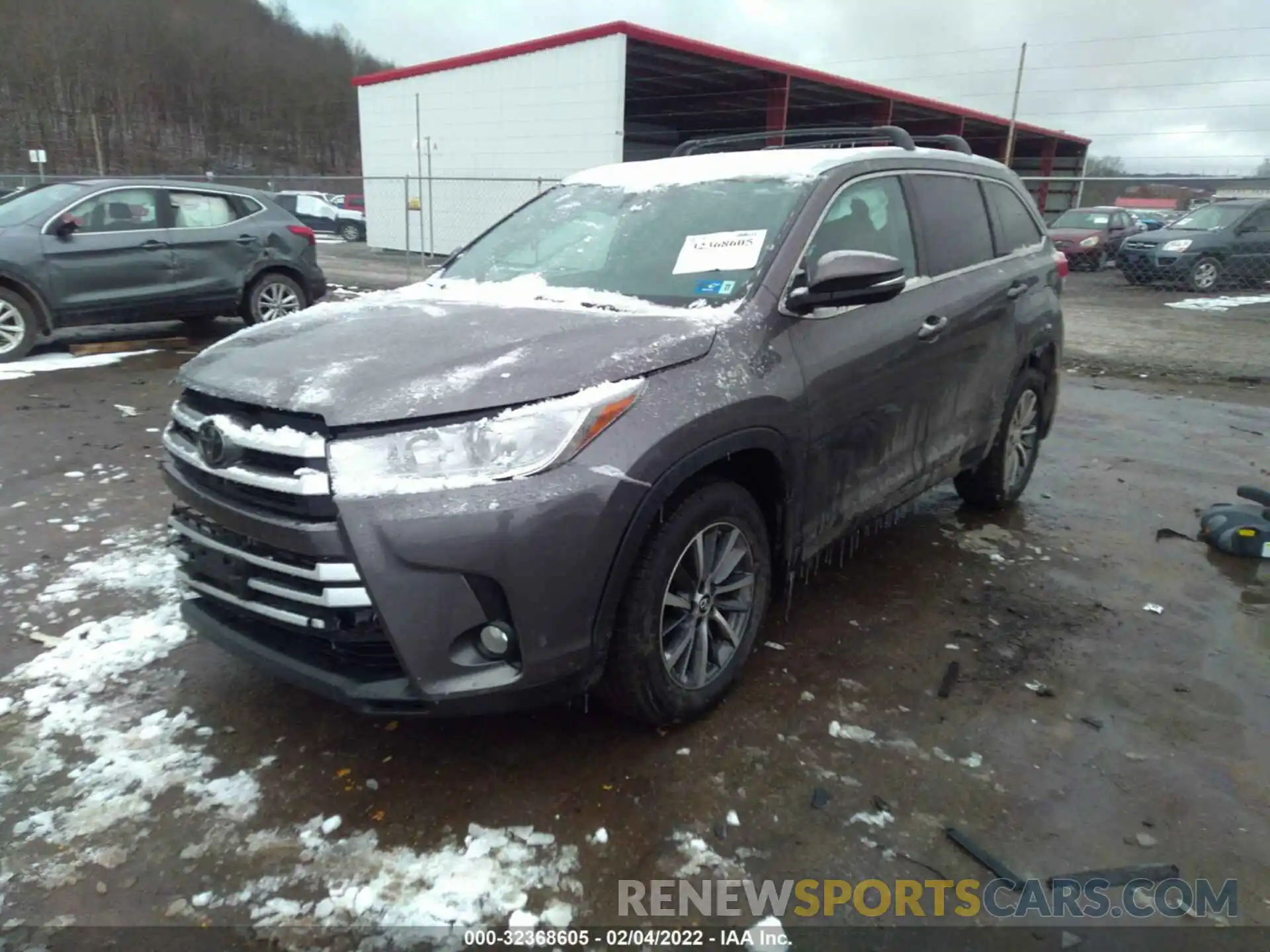 2 Photograph of a damaged car 5TDJZRFH5KS564903 TOYOTA HIGHLANDER 2019