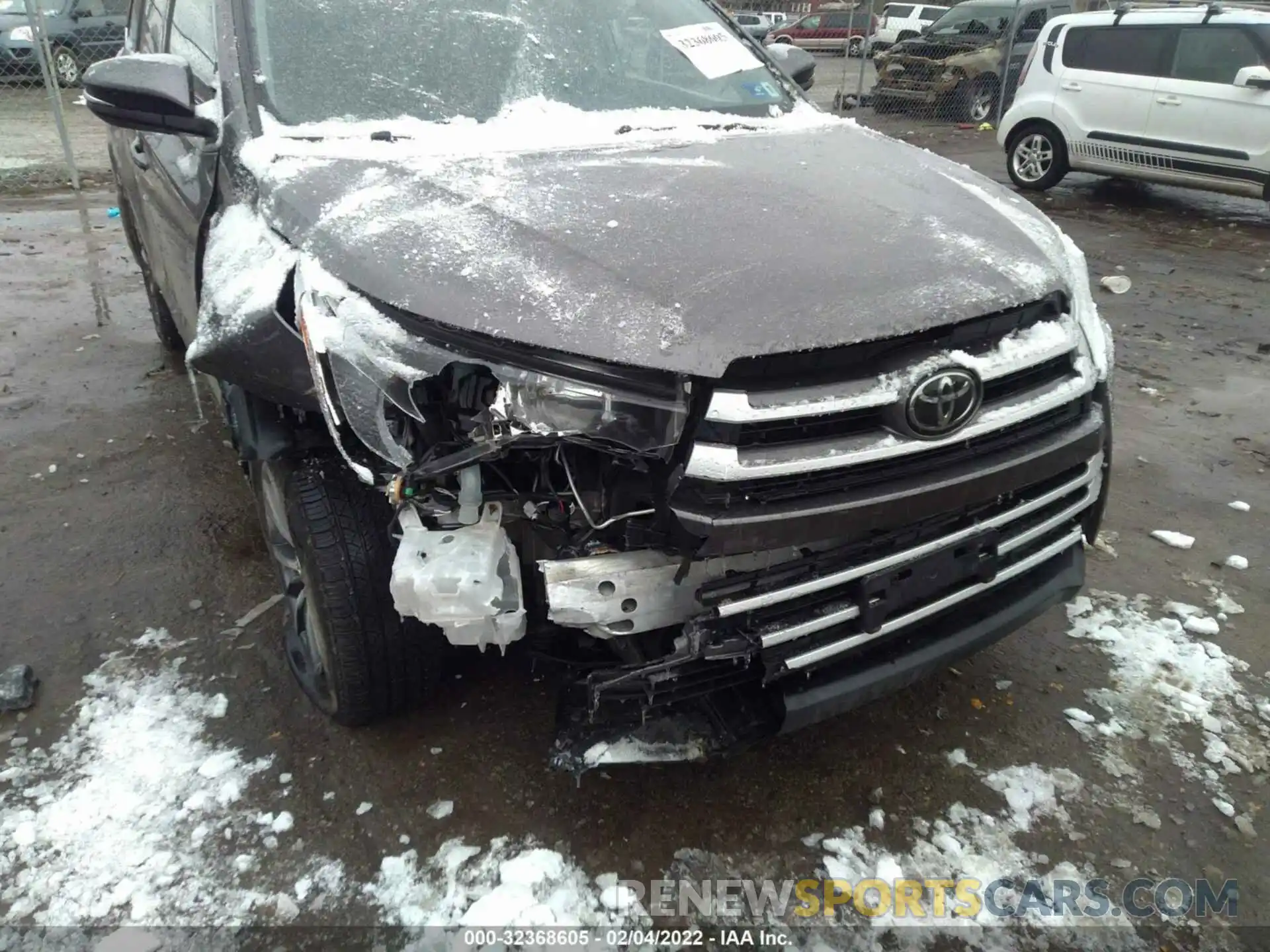 6 Photograph of a damaged car 5TDJZRFH5KS564903 TOYOTA HIGHLANDER 2019