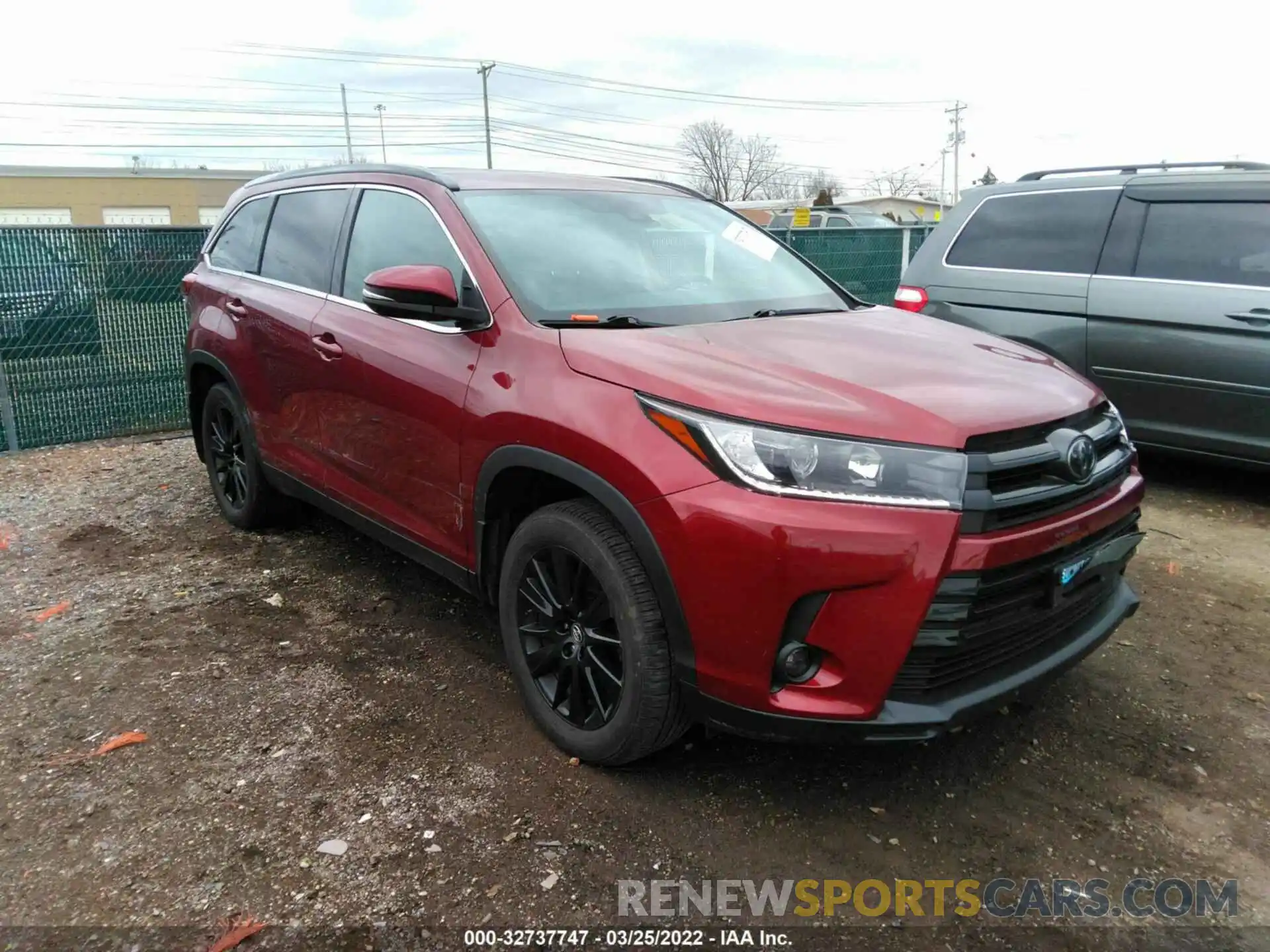 1 Photograph of a damaged car 5TDJZRFH5KS568630 TOYOTA HIGHLANDER 2019