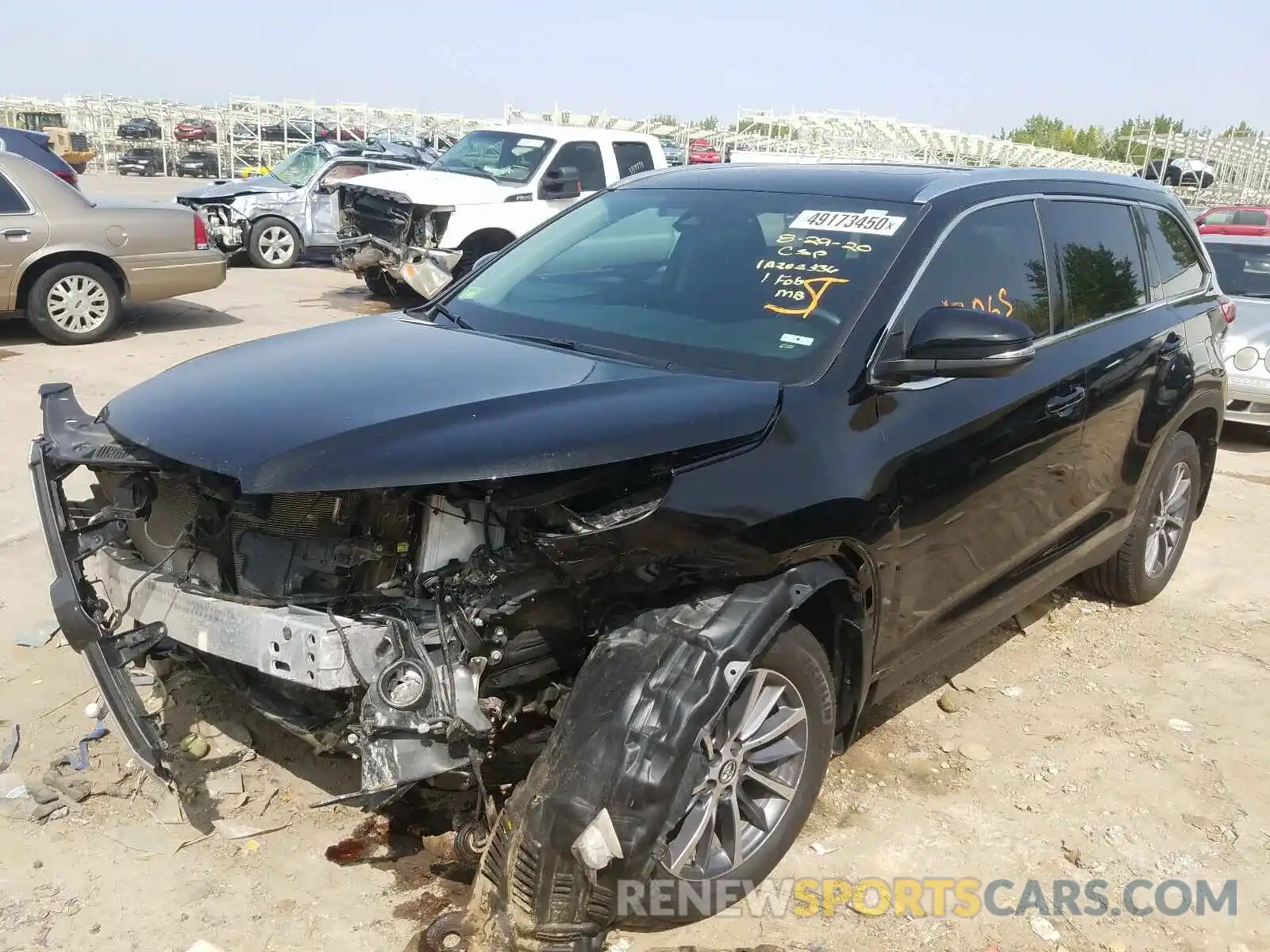 2 Photograph of a damaged car 5TDJZRFH5KS569180 TOYOTA HIGHLANDER 2019