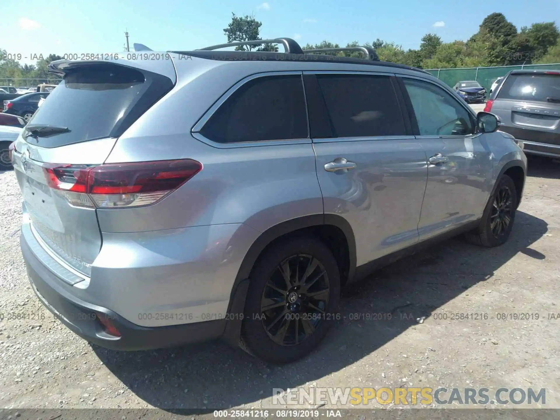 4 Фотография поврежденного автомобиля 5TDJZRFH5KS570376 TOYOTA HIGHLANDER 2019