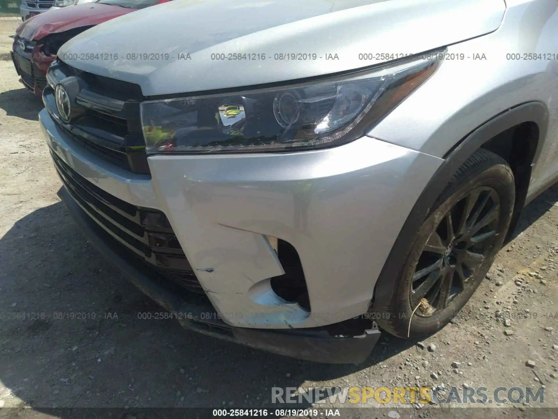 6 Photograph of a damaged car 5TDJZRFH5KS570376 TOYOTA HIGHLANDER 2019