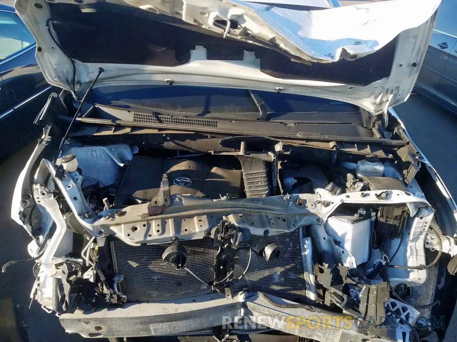7 Photograph of a damaged car 5TDJZRFH5KS572175 TOYOTA HIGHLANDER 2019