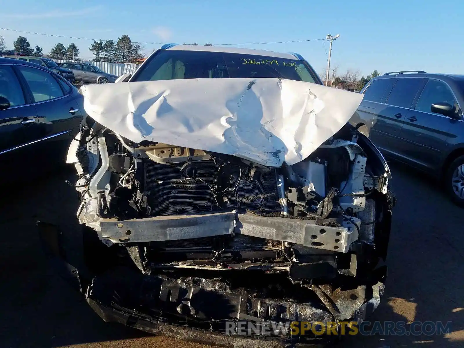 9 Photograph of a damaged car 5TDJZRFH5KS572175 TOYOTA HIGHLANDER 2019