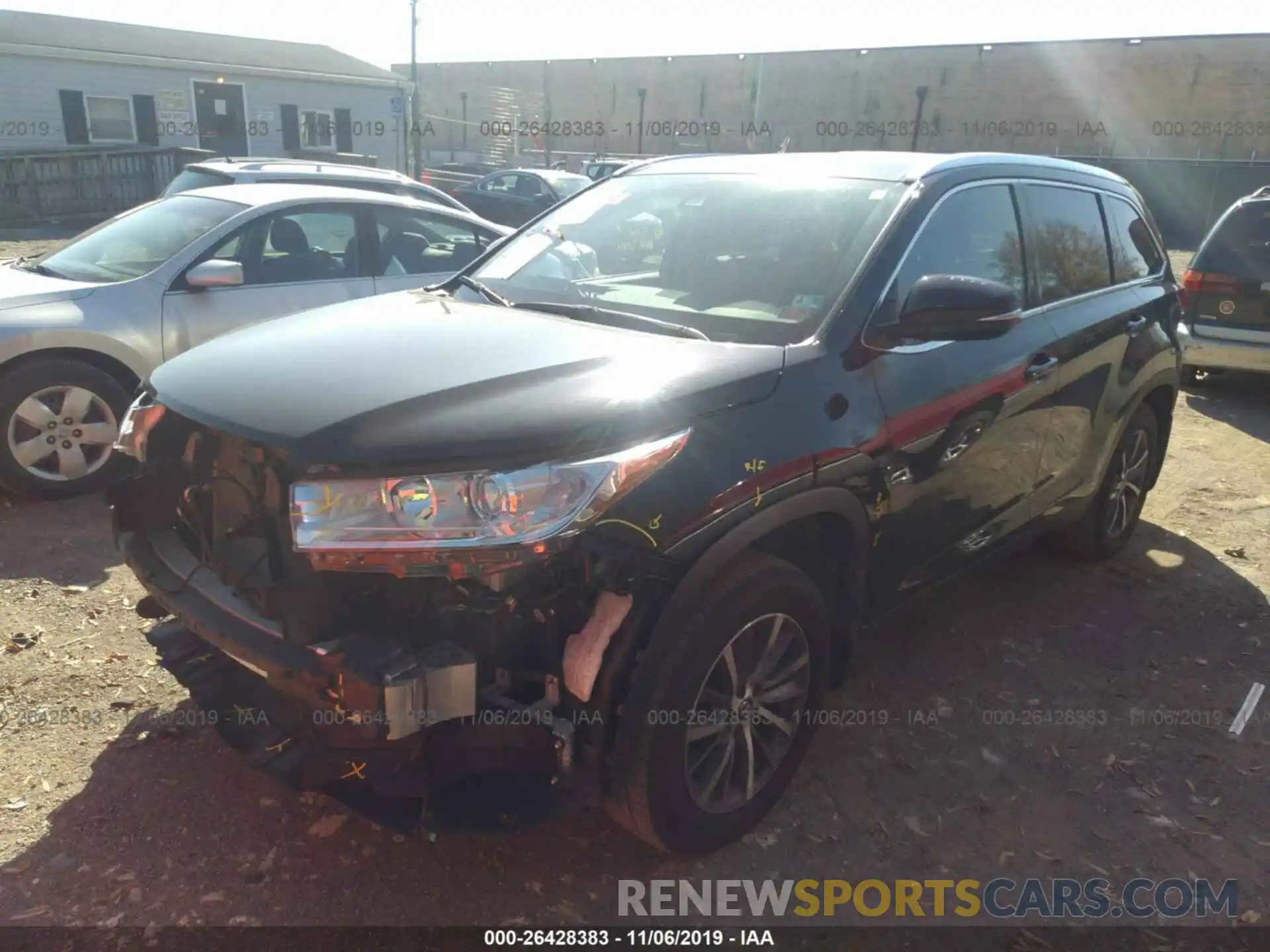 2 Photograph of a damaged car 5TDJZRFH5KS573603 TOYOTA HIGHLANDER 2019