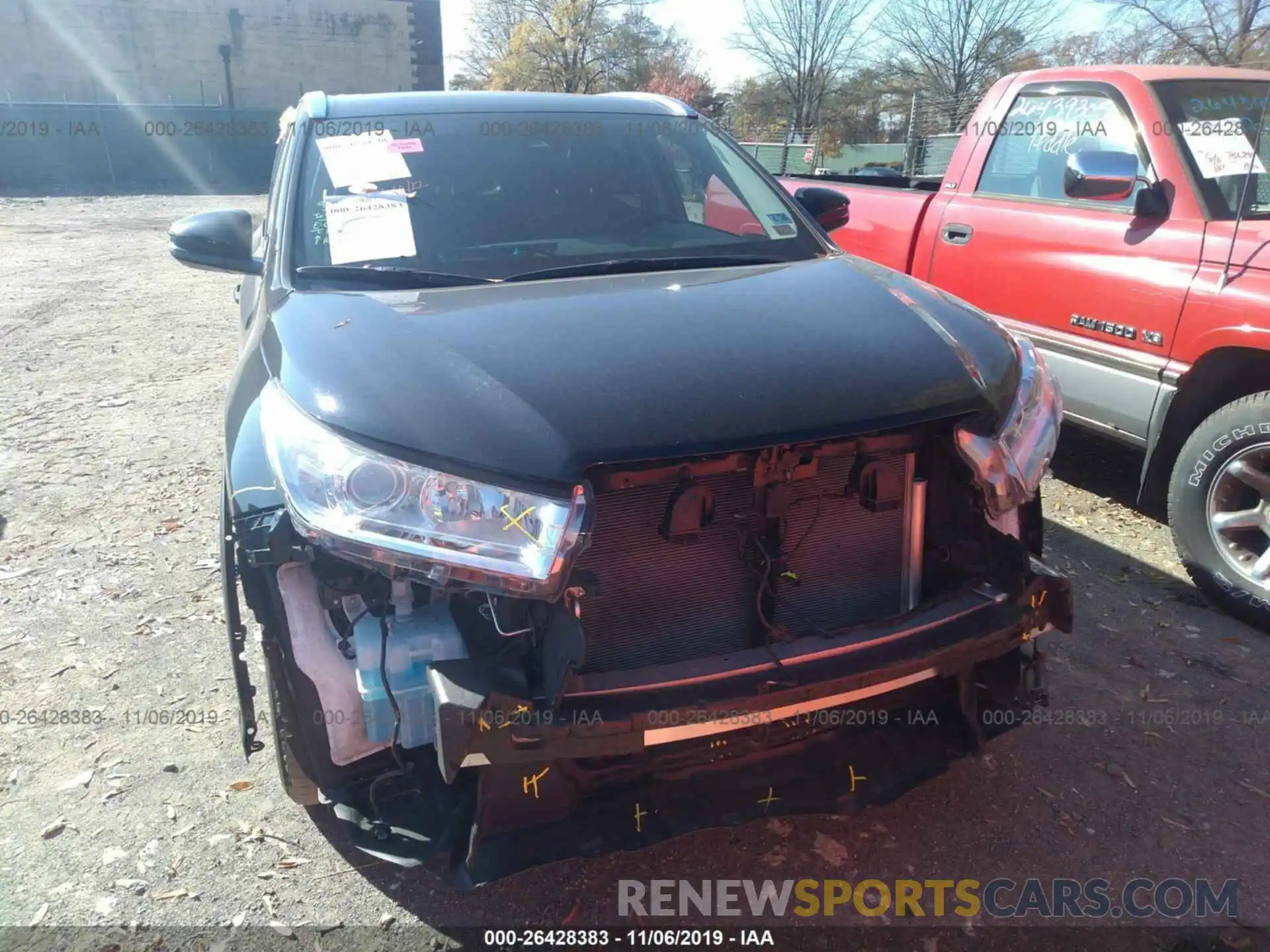 6 Photograph of a damaged car 5TDJZRFH5KS573603 TOYOTA HIGHLANDER 2019