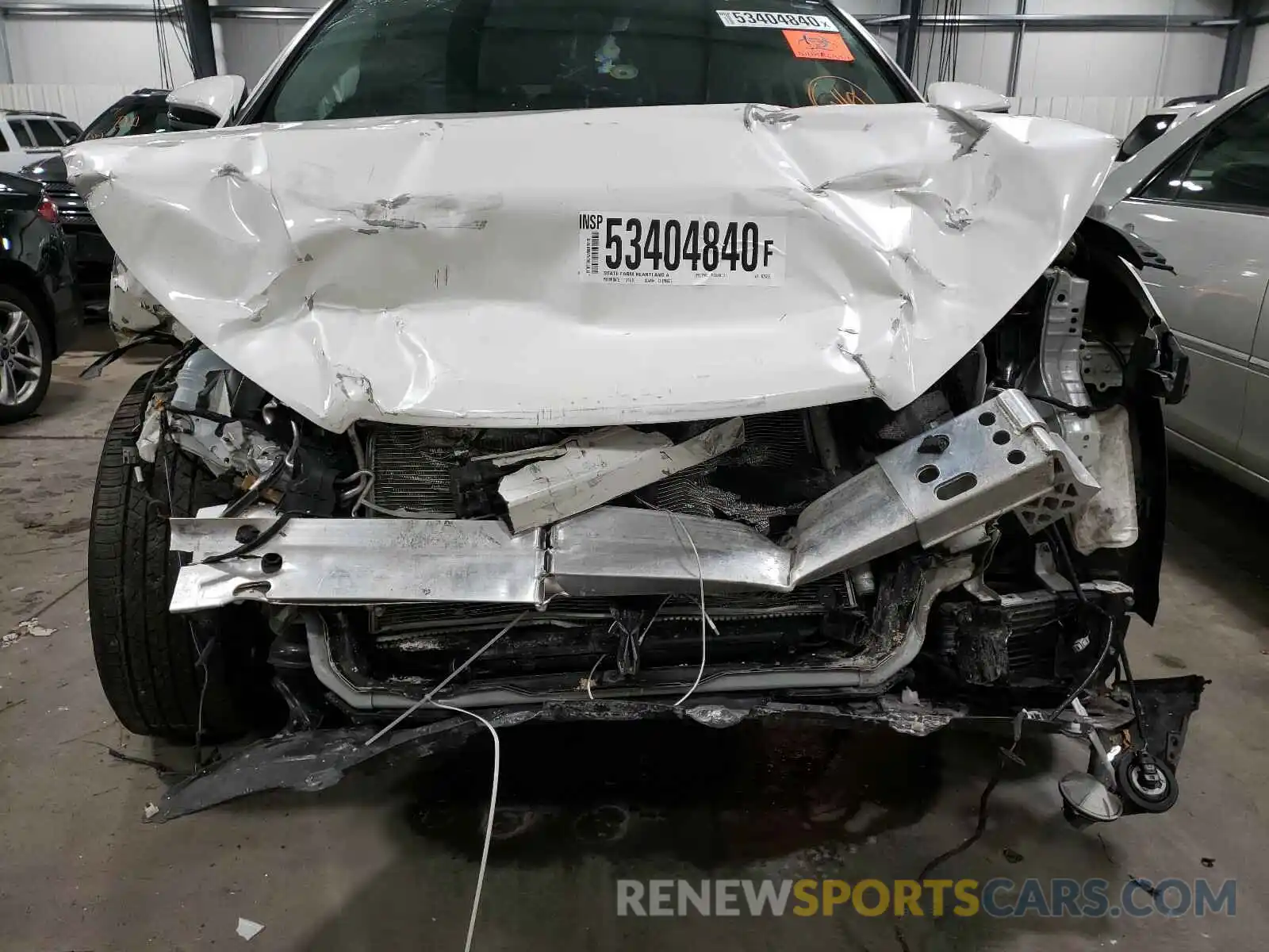 9 Photograph of a damaged car 5TDJZRFH5KS576792 TOYOTA HIGHLANDER 2019