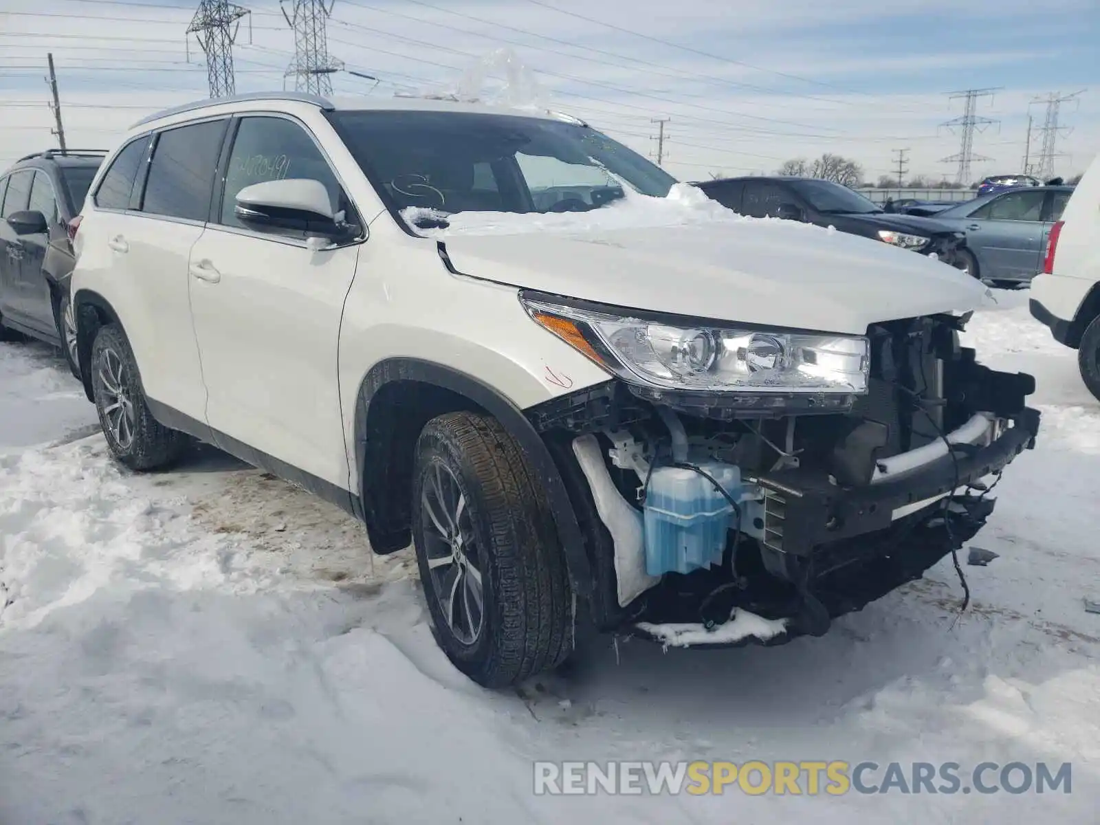 1 Photograph of a damaged car 5TDJZRFH5KS576808 TOYOTA HIGHLANDER 2019