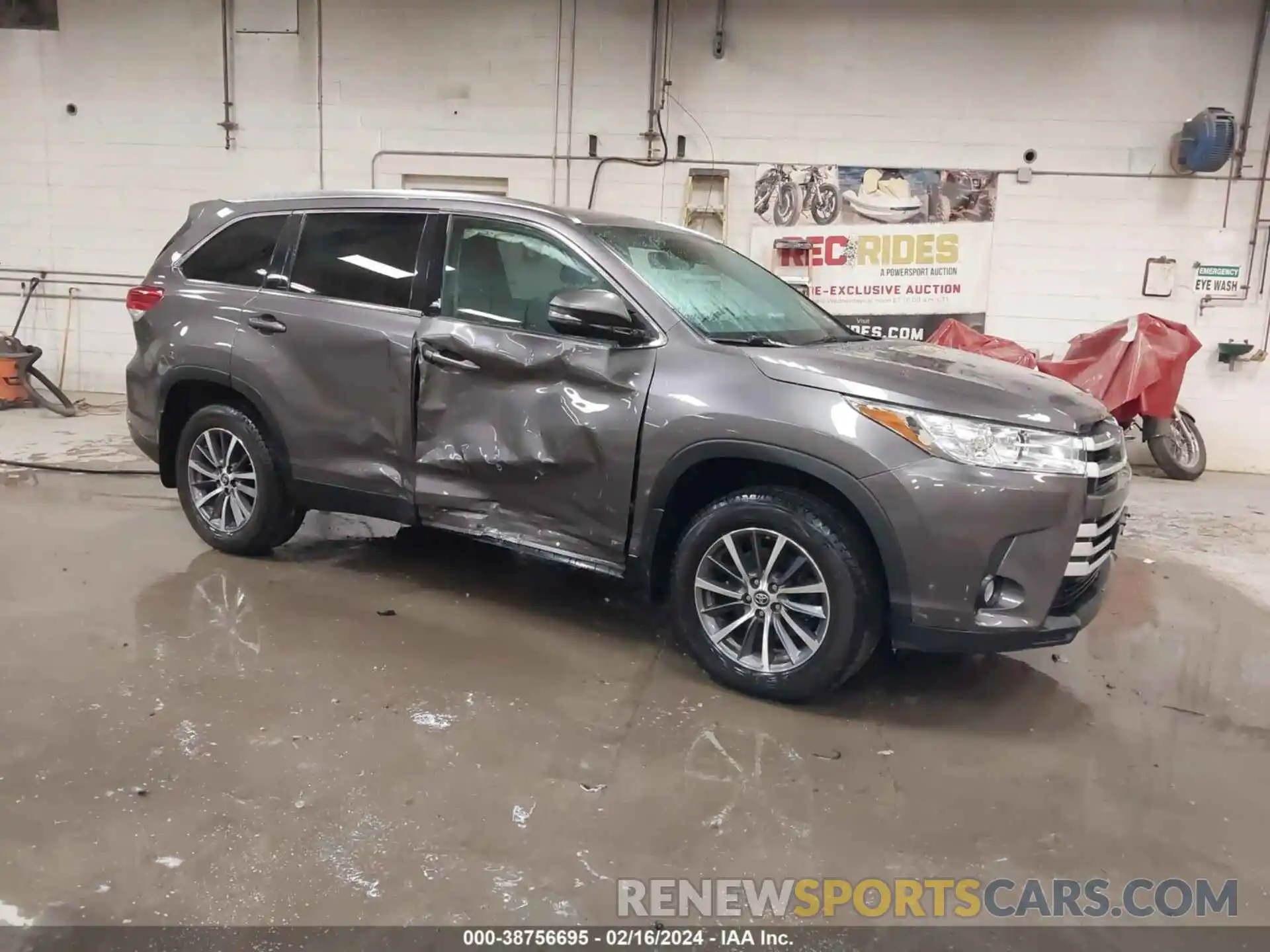 1 Photograph of a damaged car 5TDJZRFH5KS580597 TOYOTA HIGHLANDER 2019