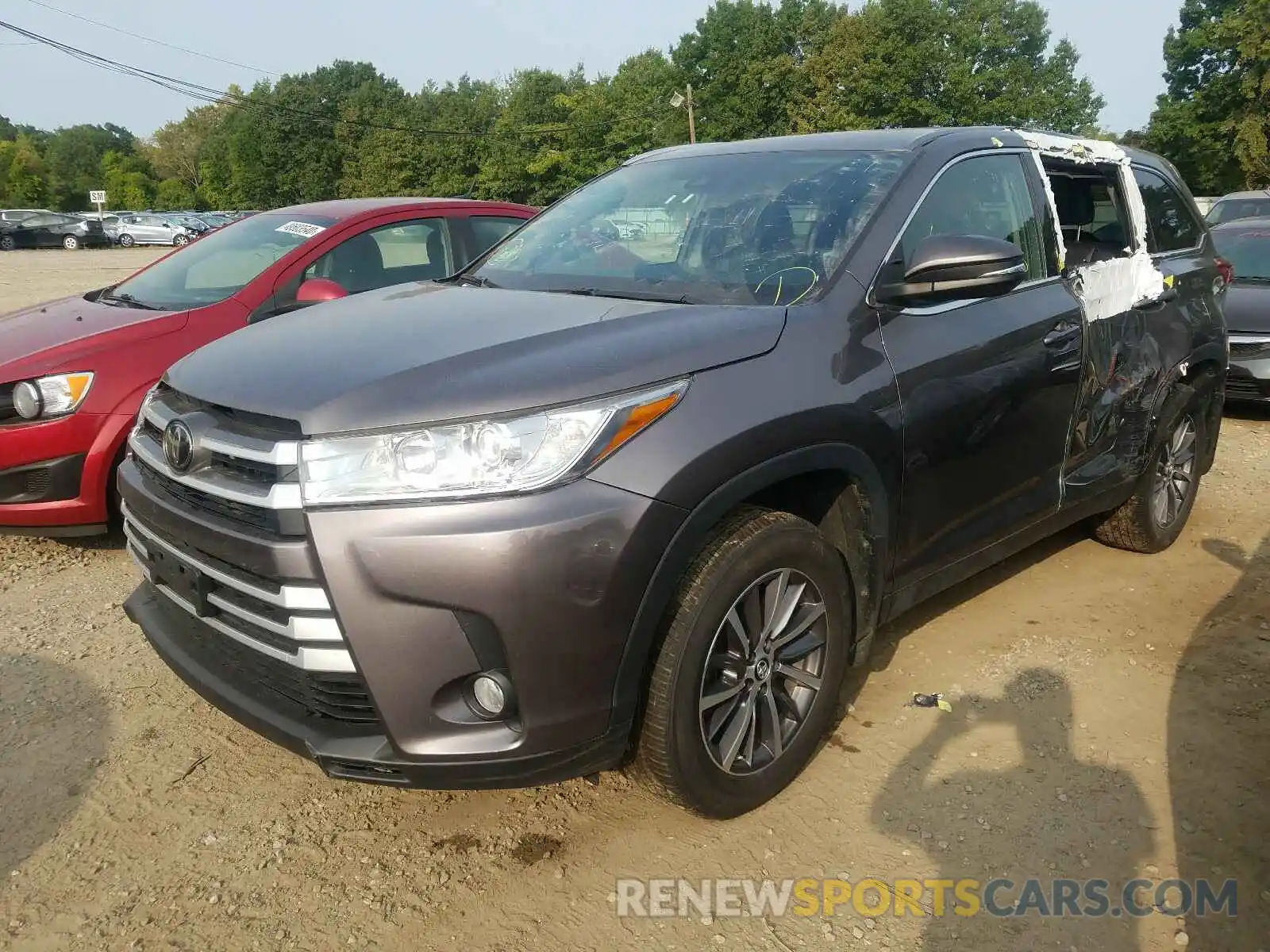 2 Photograph of a damaged car 5TDJZRFH5KS580955 TOYOTA HIGHLANDER 2019