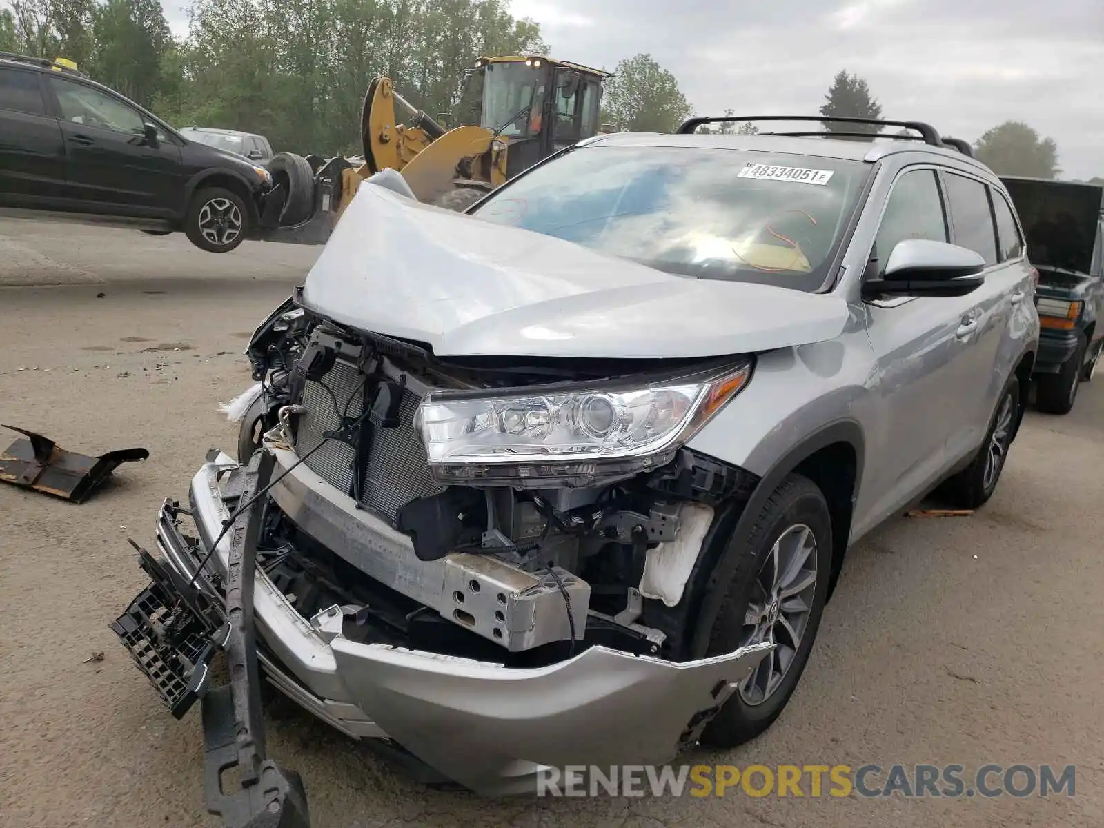 2 Photograph of a damaged car 5TDJZRFH5KS582785 TOYOTA HIGHLANDER 2019