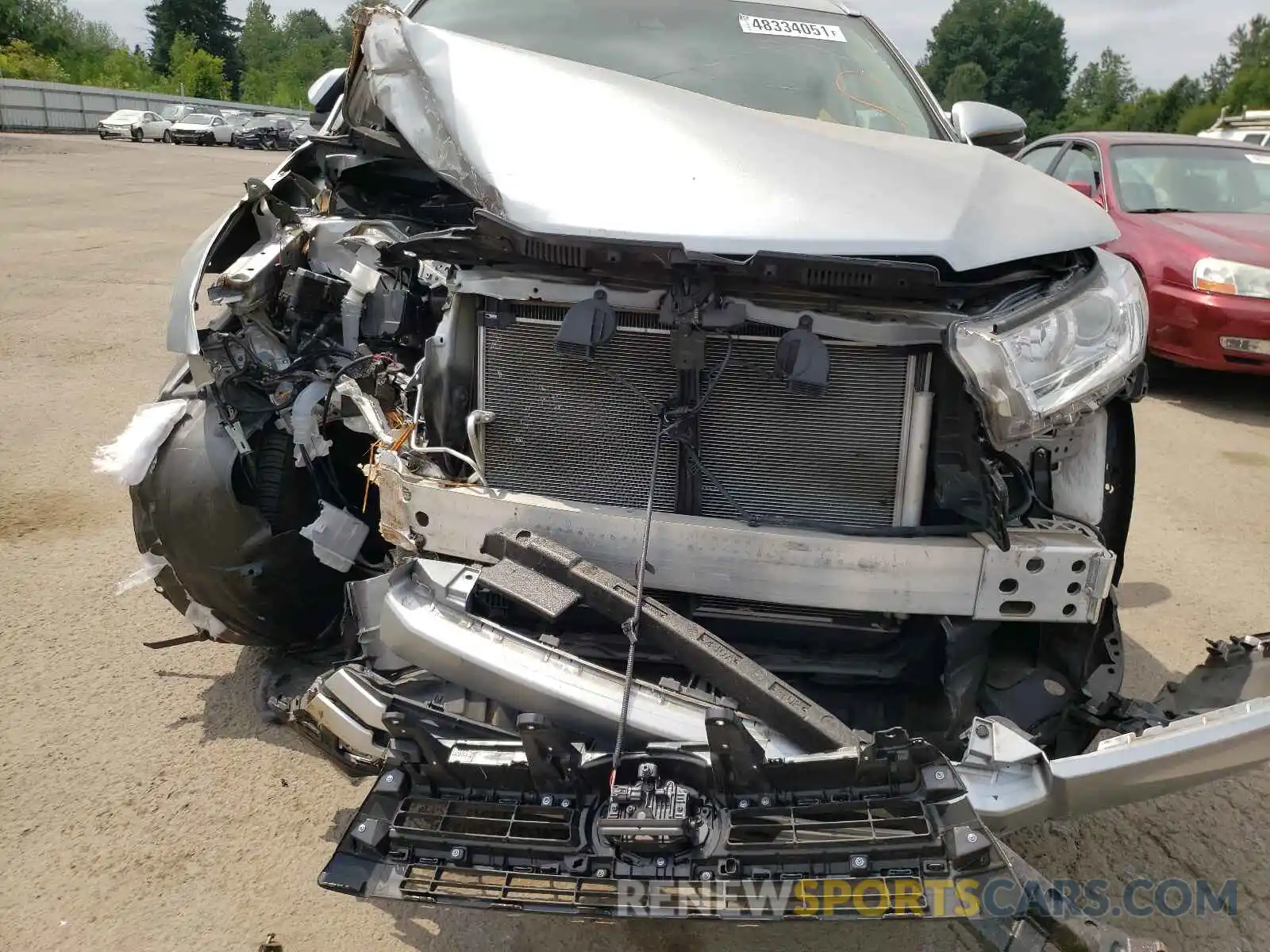 9 Photograph of a damaged car 5TDJZRFH5KS582785 TOYOTA HIGHLANDER 2019